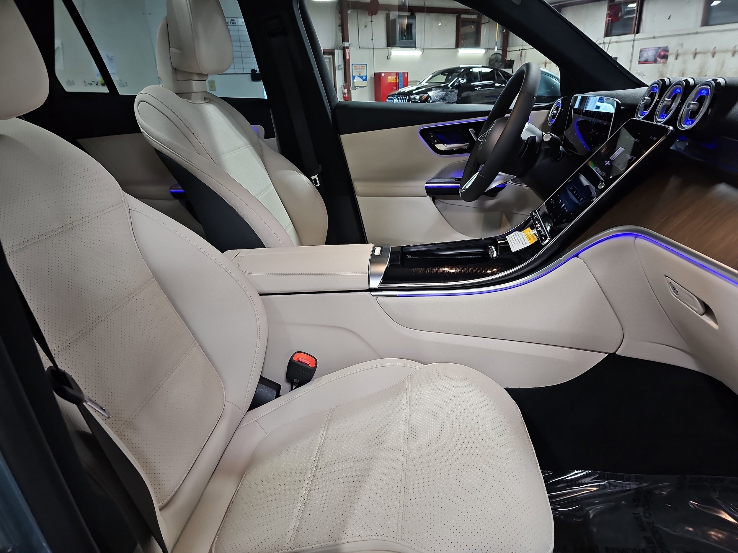 2026 Mercedes-Benz GLC Base - Photo 10