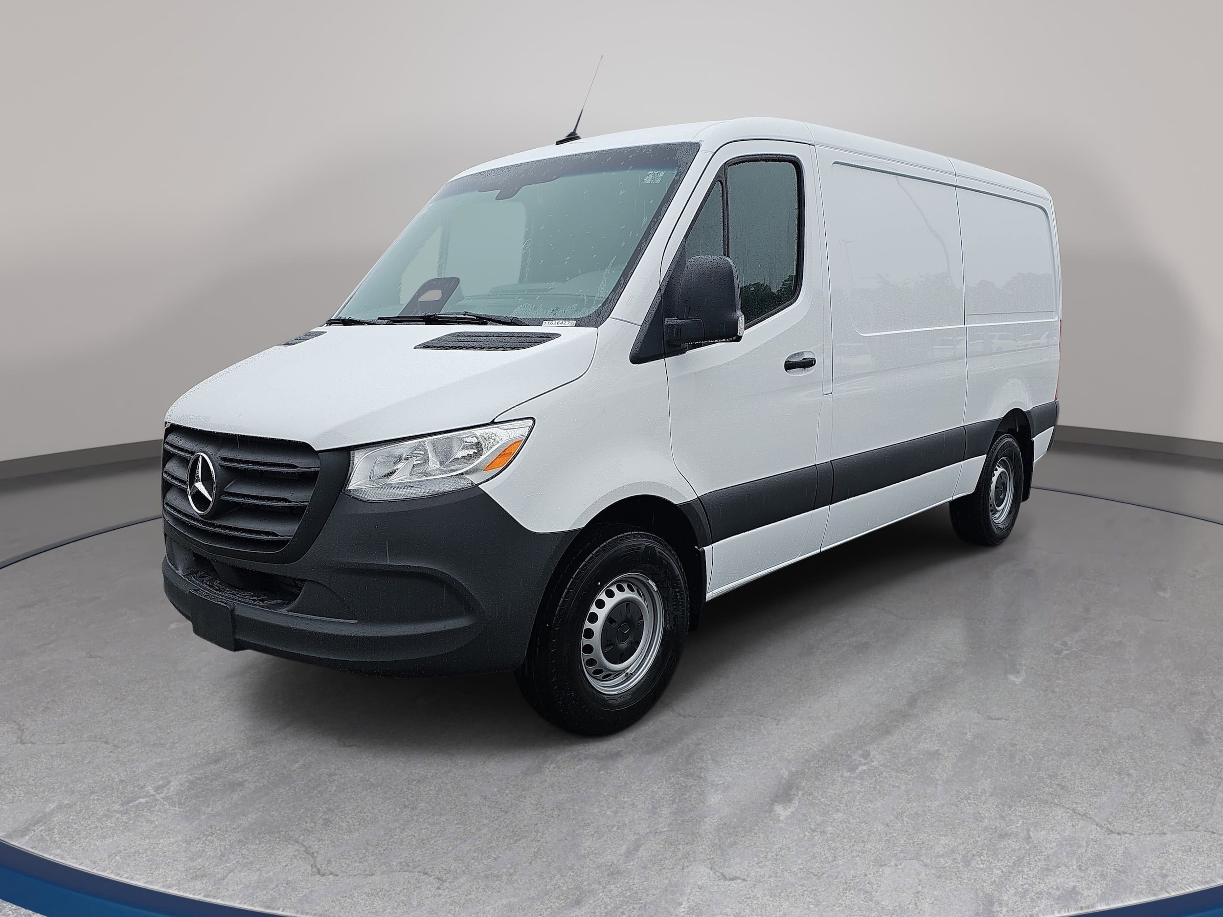 2026 Mercedes-Benz Sprinter 2500 144 WB's photo
