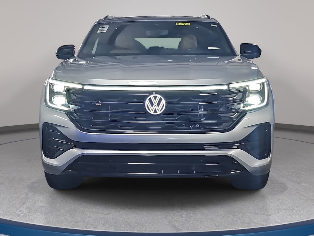 Used 2026 Volkswagen Atlas Cross Sport 2.0T SEL R-Line Black 2.0T SEL R-Line Black 4MOTION
