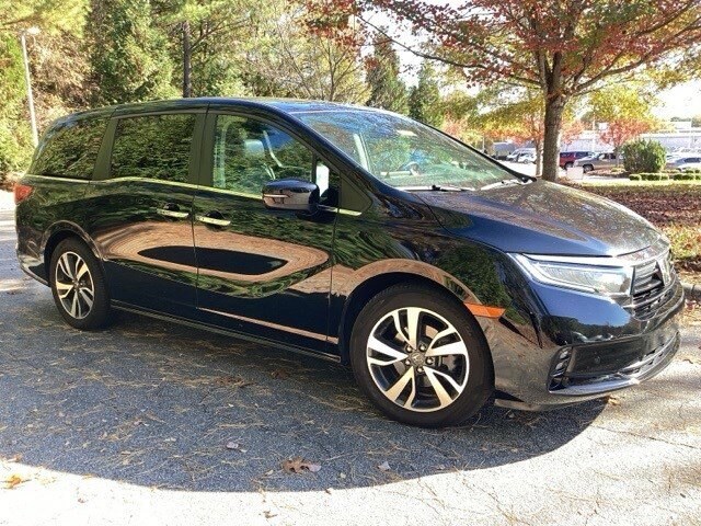 2022 Honda Odyssey Touring photo 2