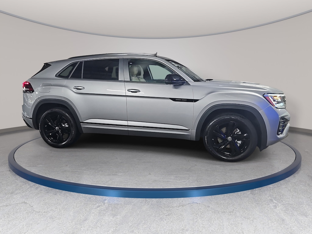 Used 2026 Volkswagen Atlas Cross Sport 2.0T SEL R-Line Black 2.0T SEL R-Line Black 4MOTION