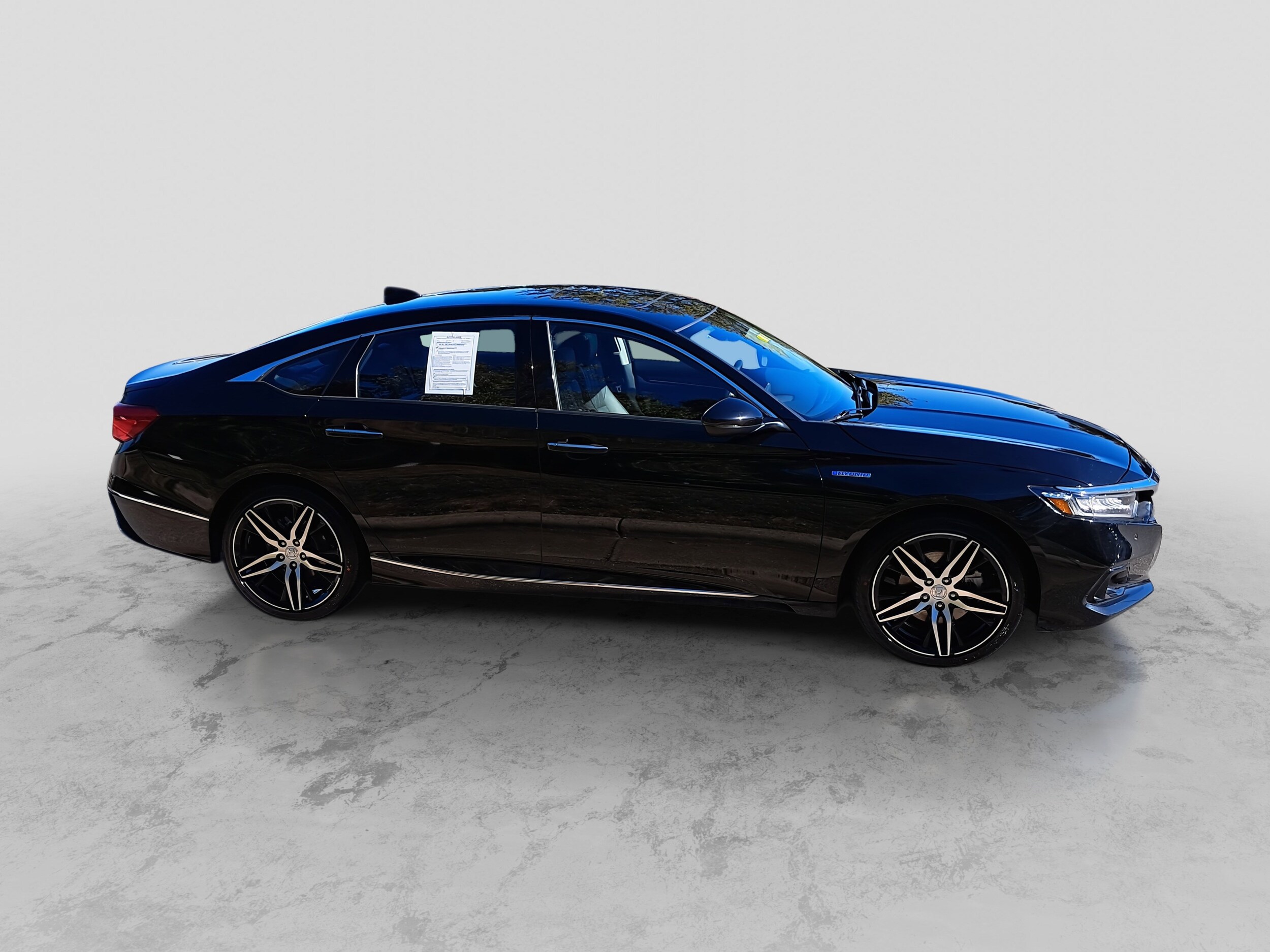 2022 Honda Accord Hybrid Touring photo 2