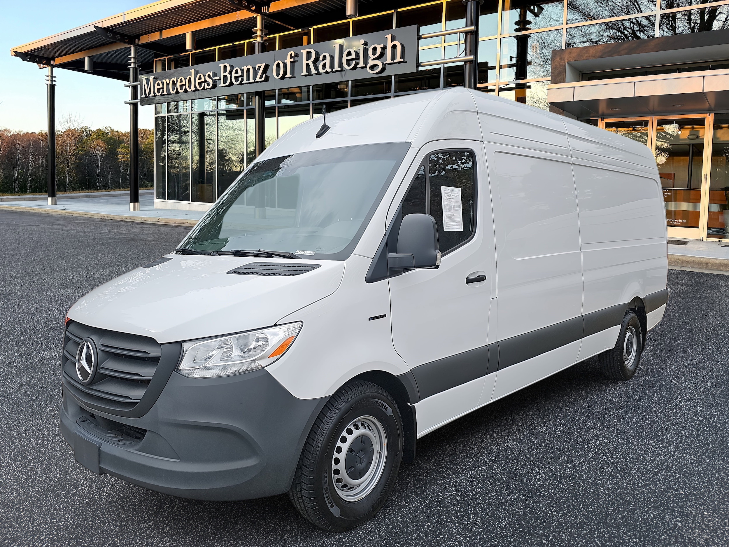 2024 Mercedes-Benz Esprinter Cargo Van 170 WB