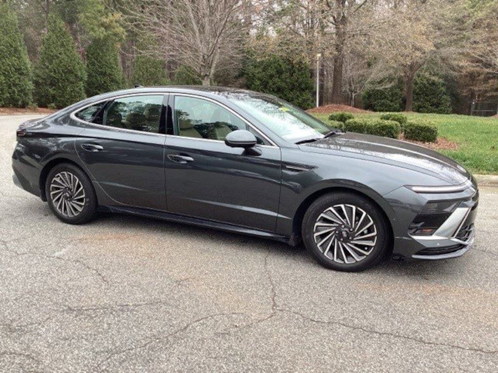 Used 2025 Hyundai Sonata Hybrid Limited Limited FWD