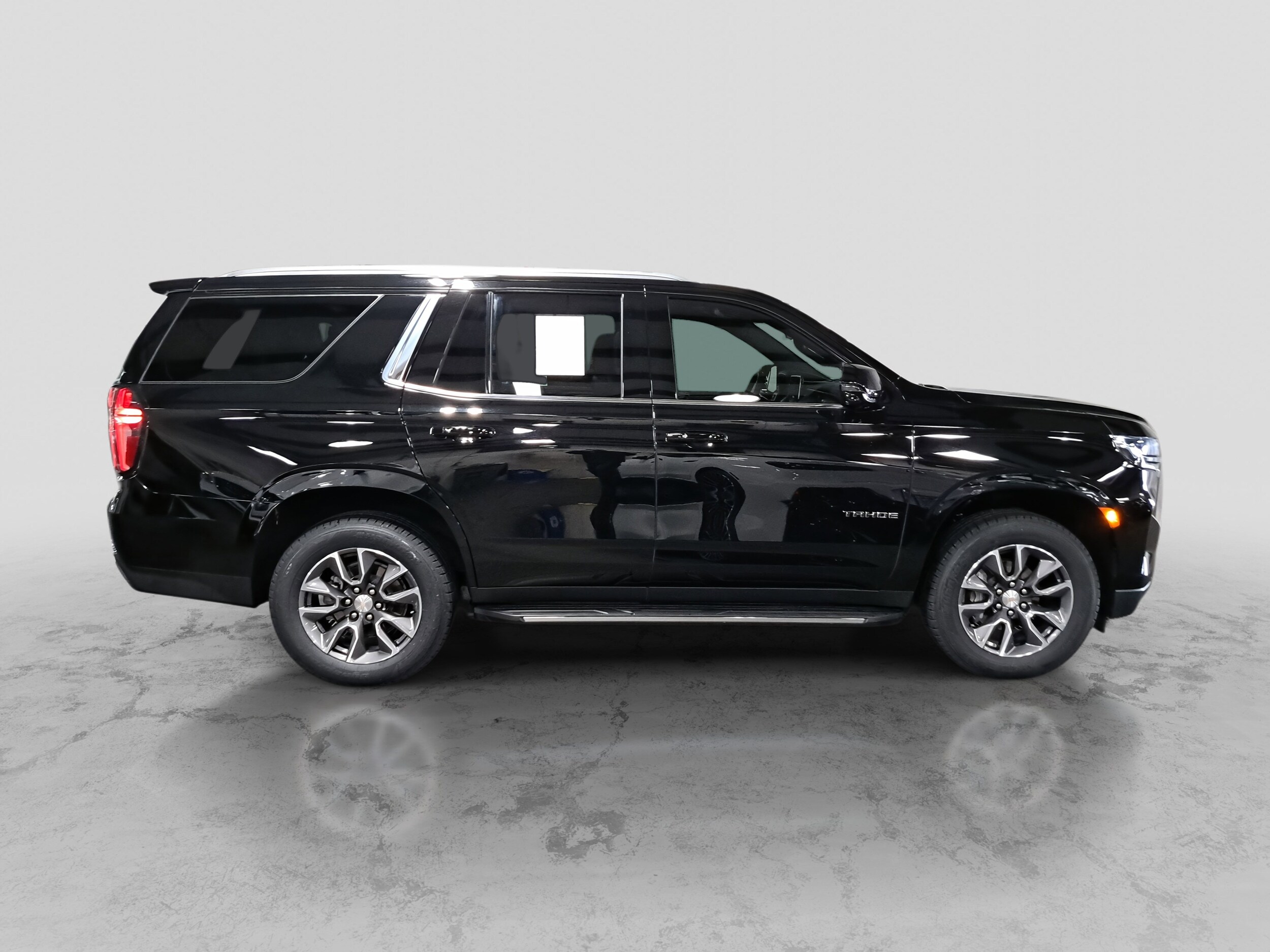 2023 Chevrolet Tahoe LT photo 3