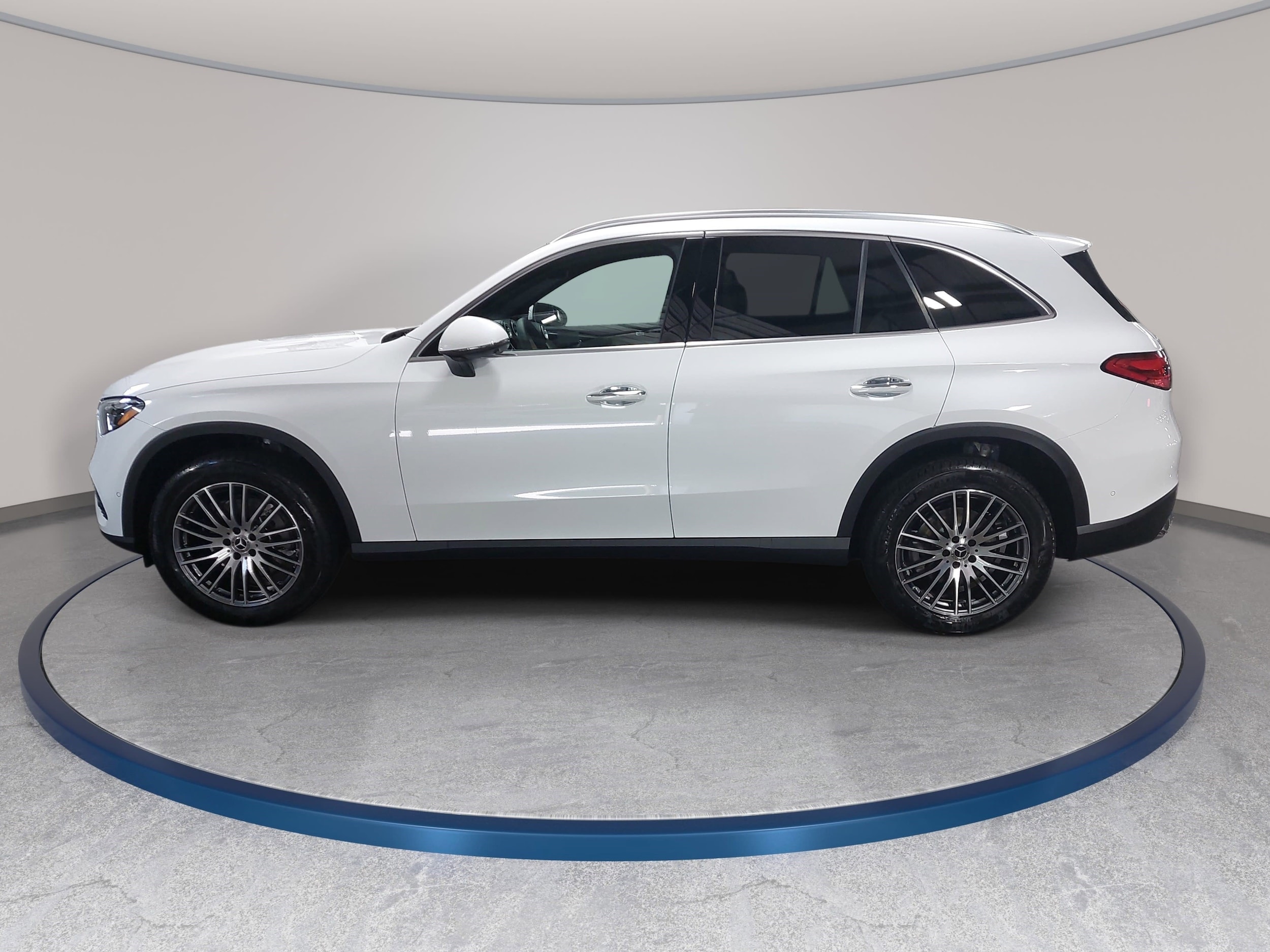 2026 Mercedes-Benz GLC Base - Photo 8