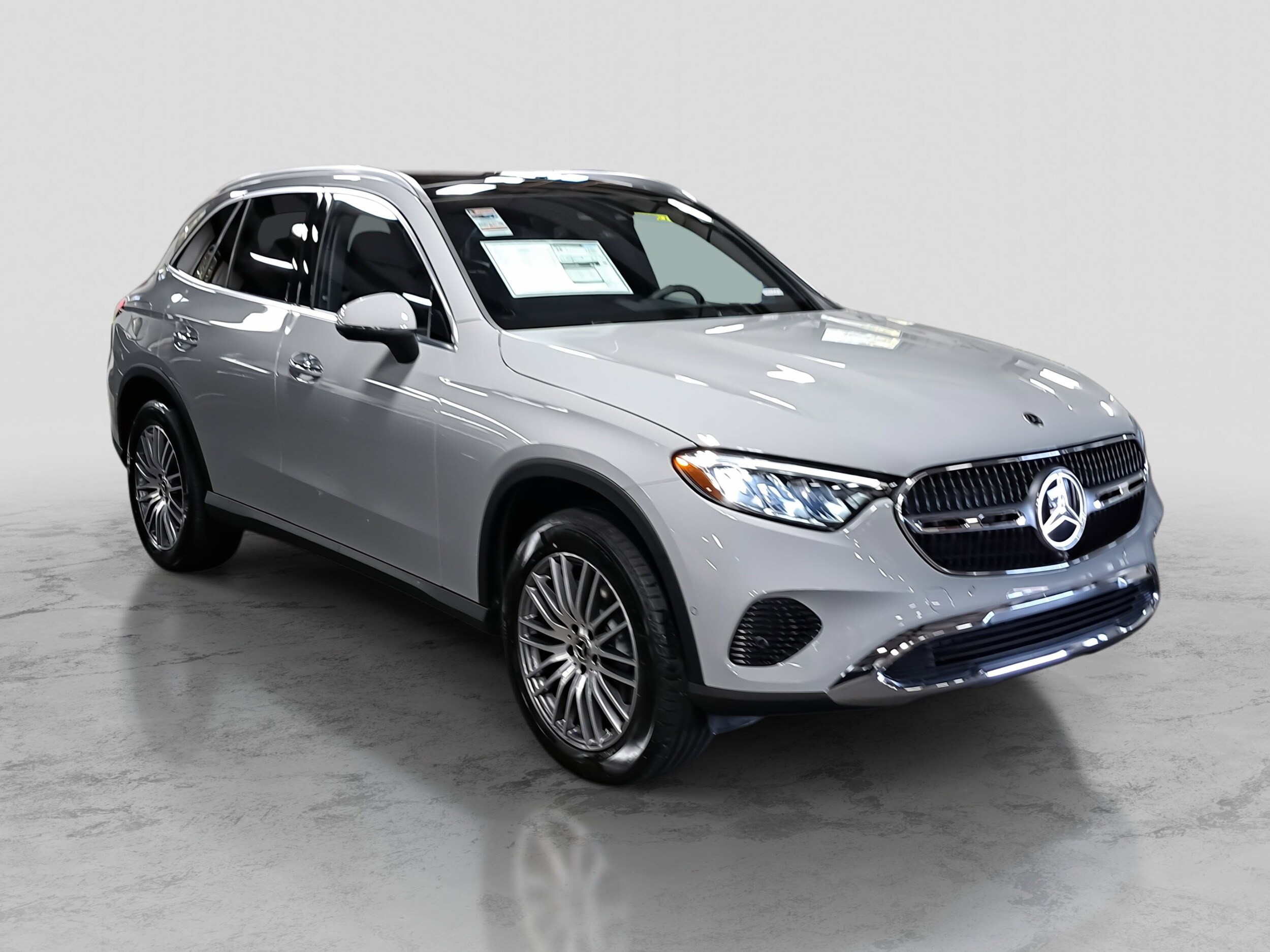 2026 Mercedes Benz GLC 300 4MATIC photo 3