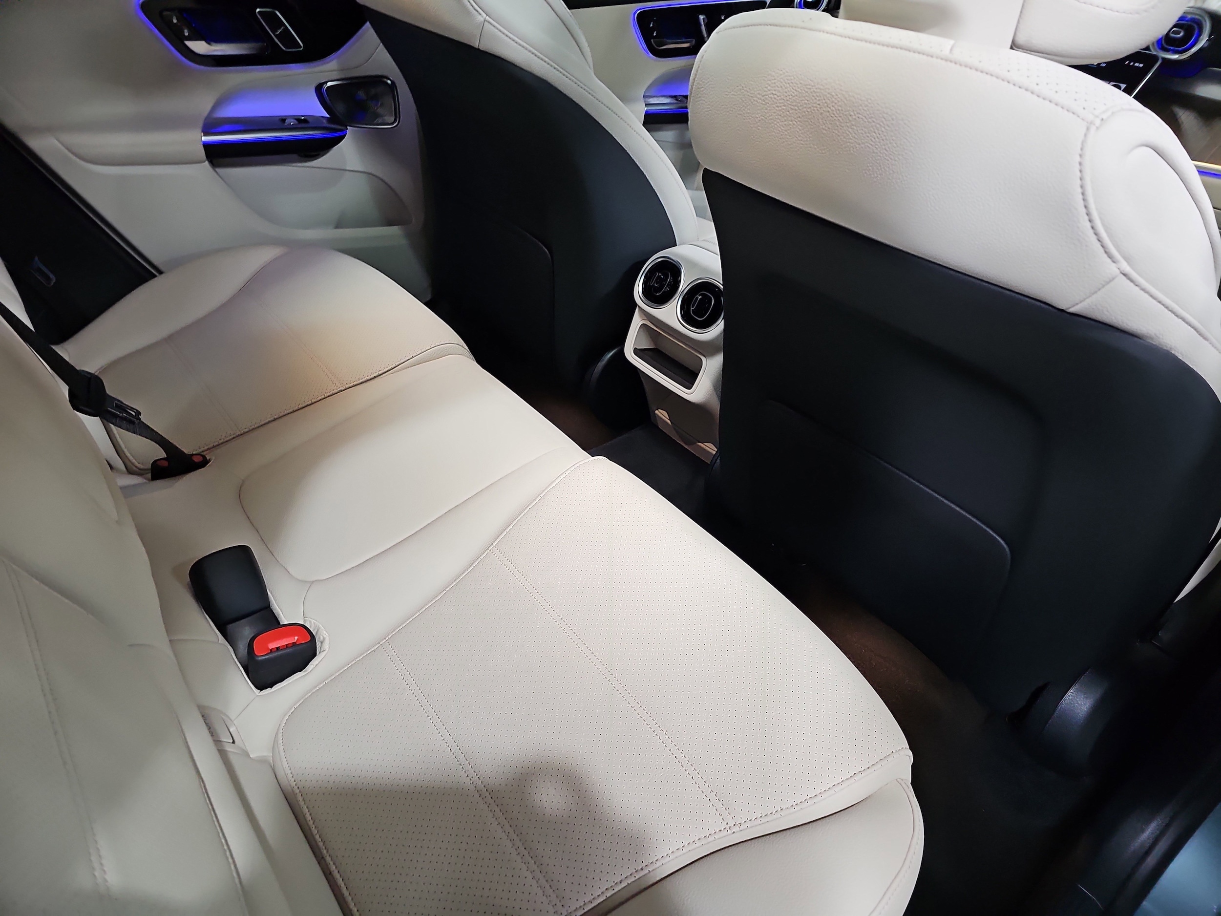 2026 Mercedes-Benz GLC Base - Photo 11