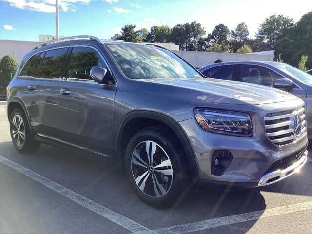 2025 Mercedes Benz GLB 250 photo 2