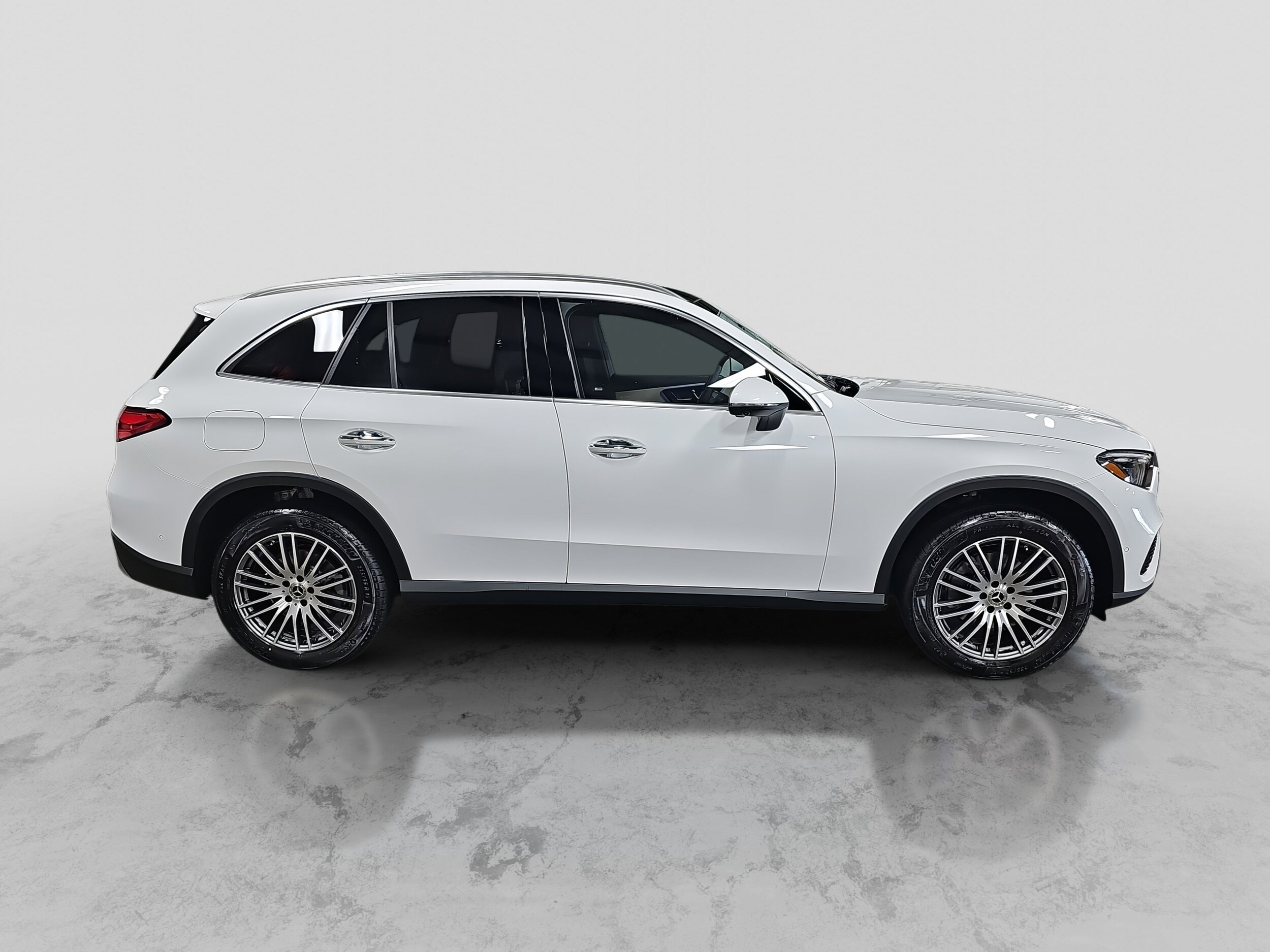 2026 Mercedes Benz GLC 300 4MATIC photo 3