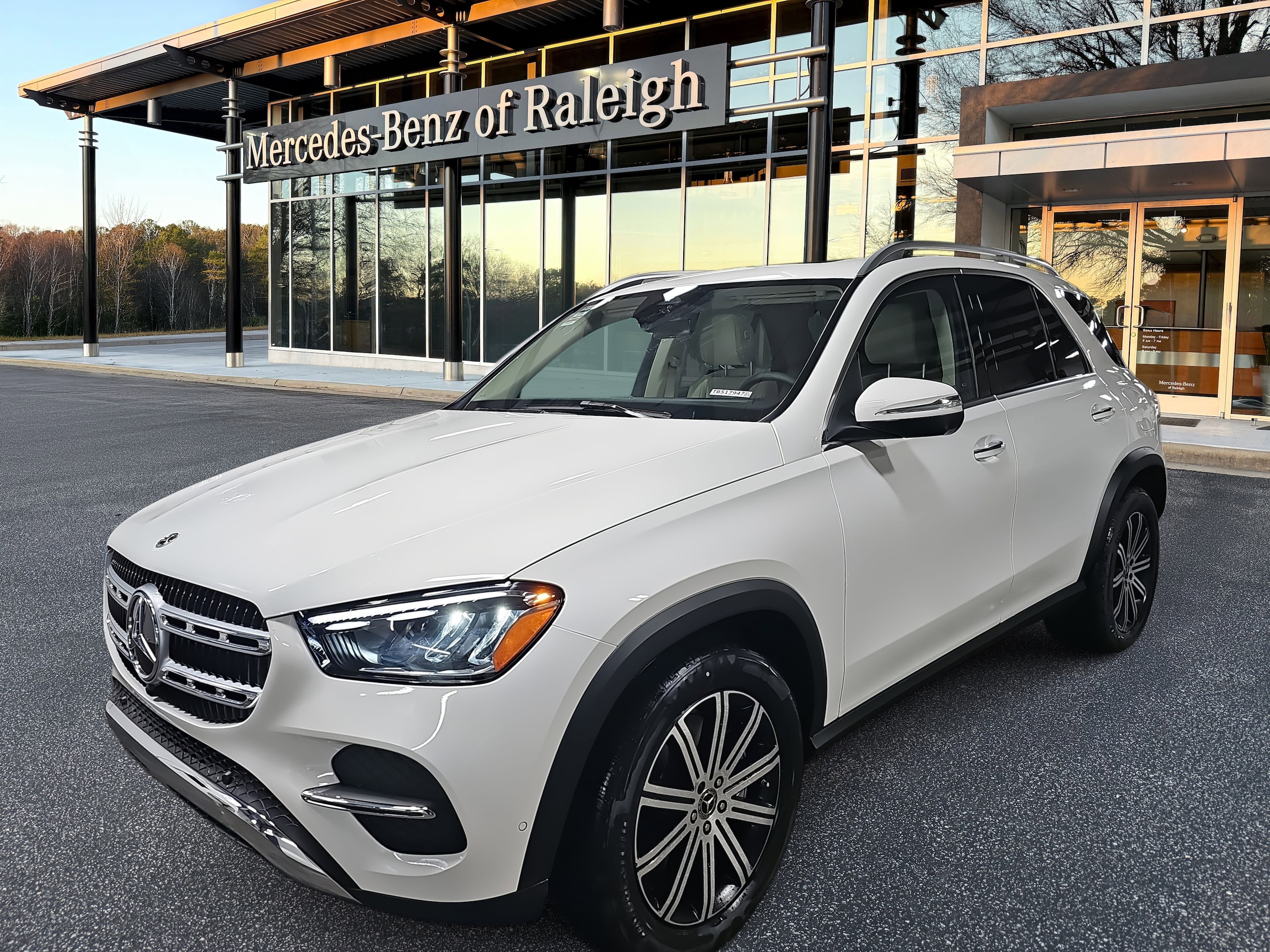 2026 Mercedes-Benz GLE GLE450E's photo
