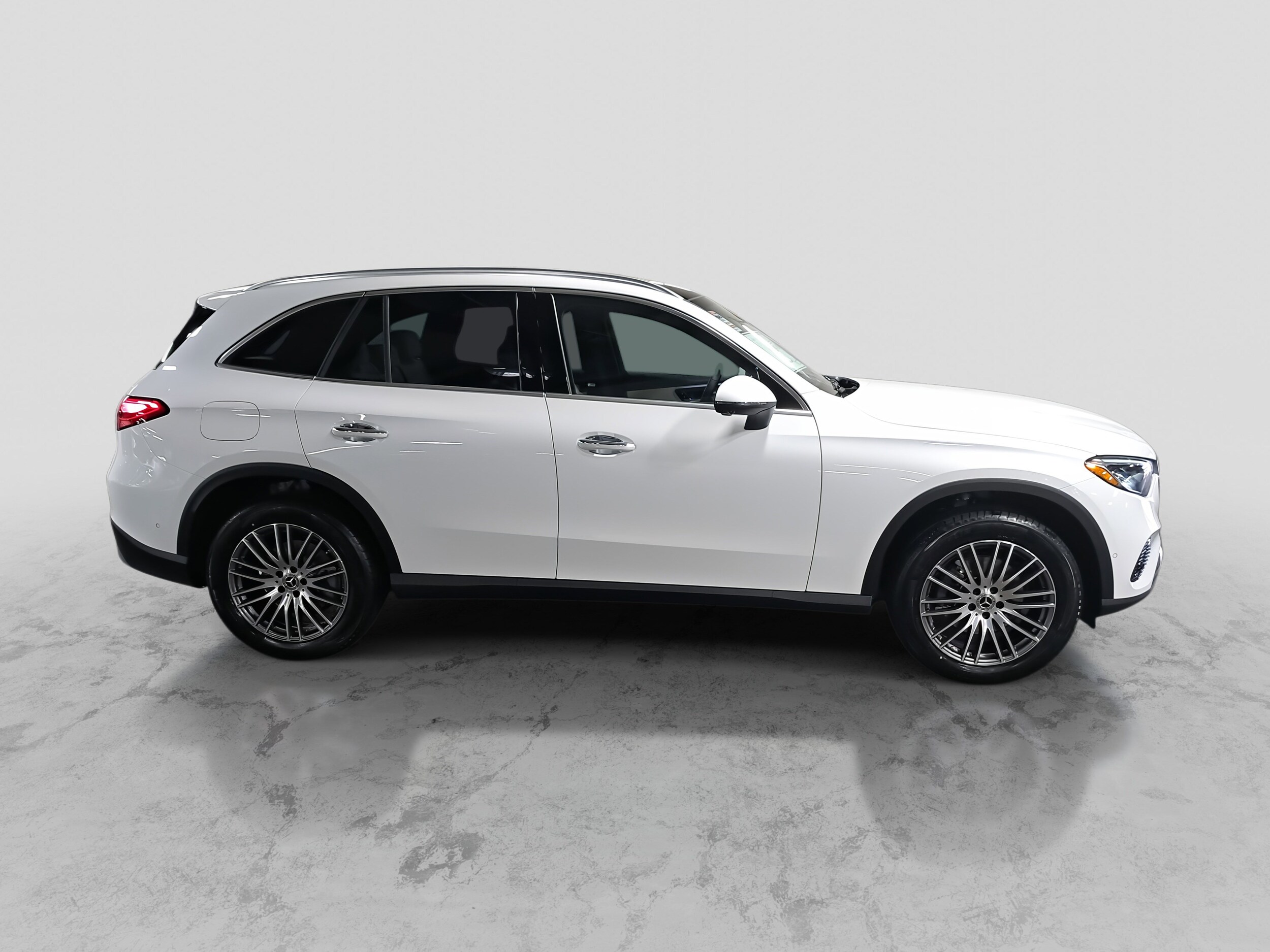 2026 Mercedes Benz GLC 300 4MATIC photo 4