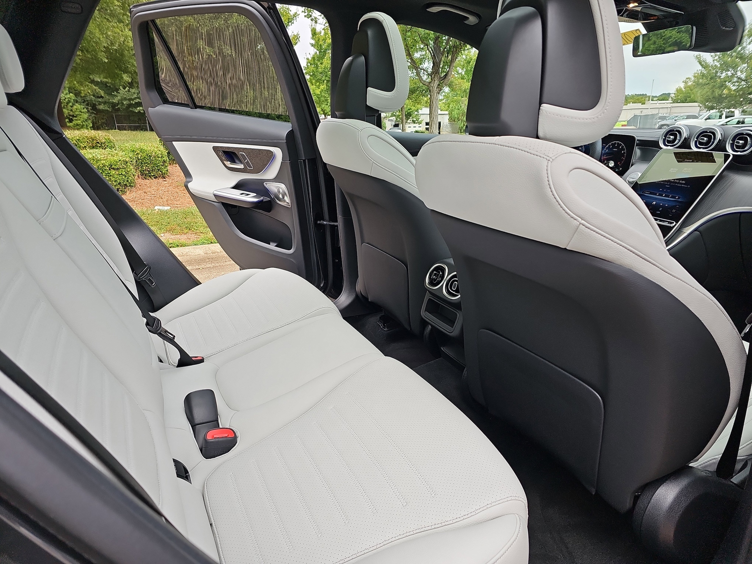 2026 Mercedes-Benz GLC Base - Photo 11