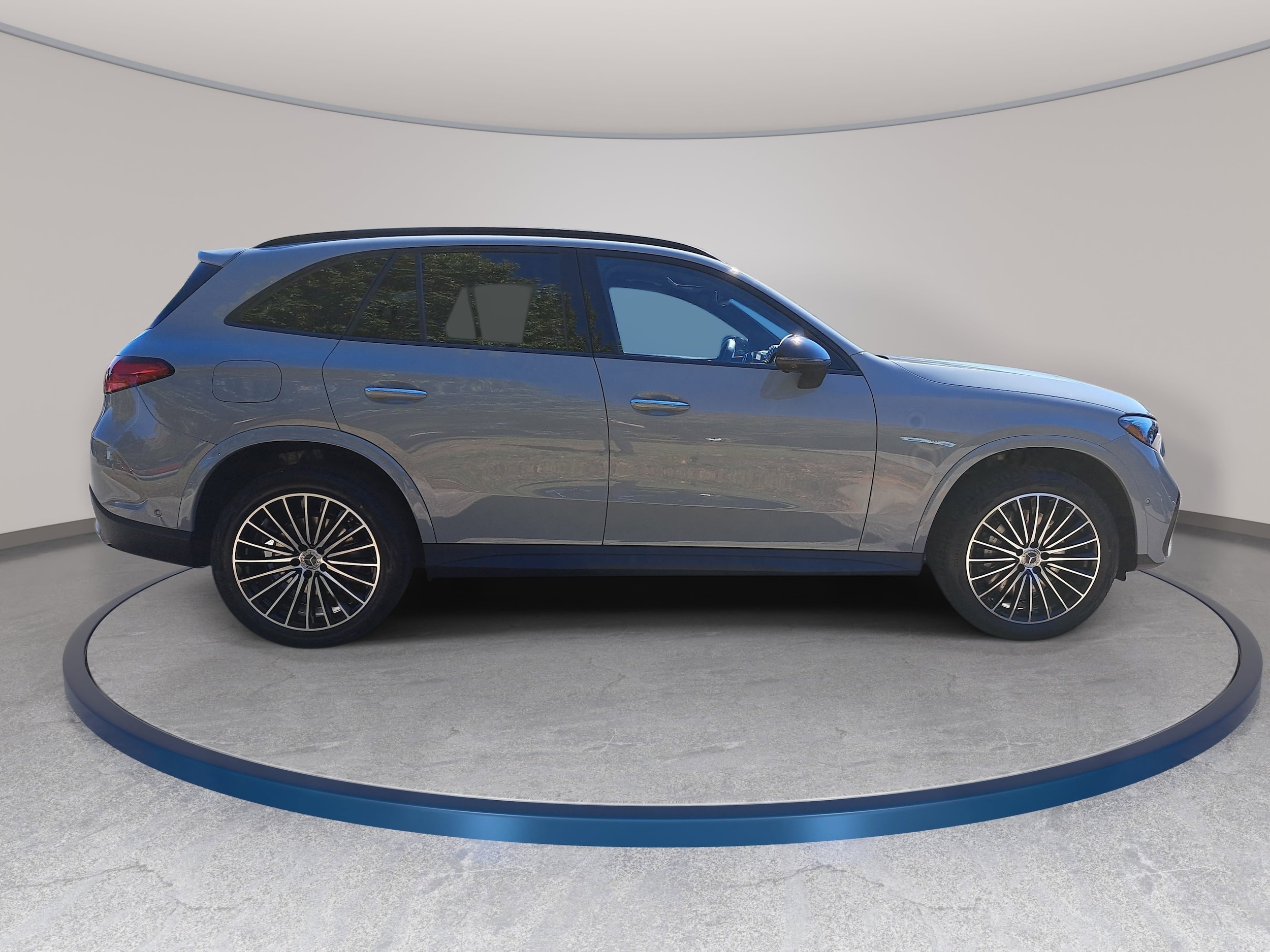 2026 Mercedes-Benz GLC Base - Photo 4