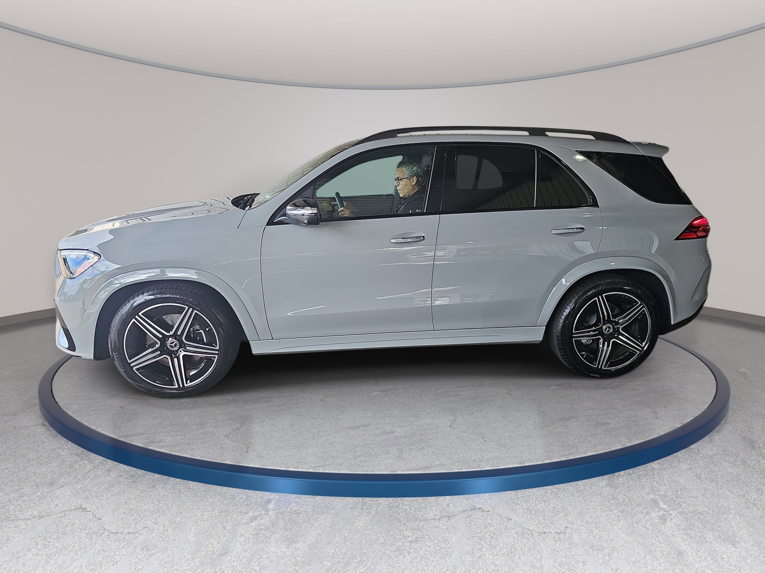 2025 Mercedes-Benz GLE GLE450 - Photo 8