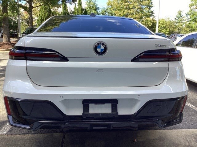 2023 Bmw 740i photo 2