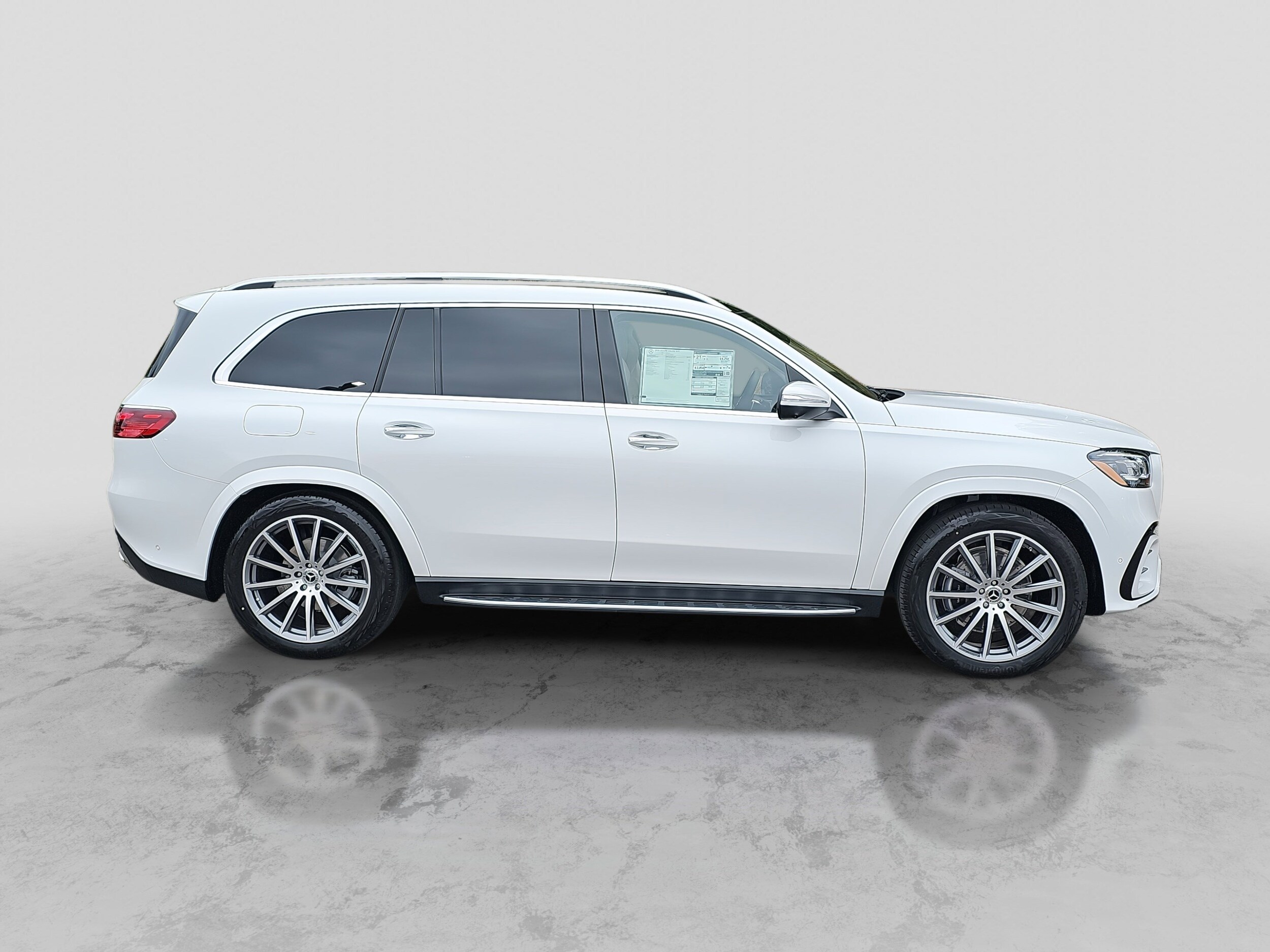 2026 Mercedes Benz GLS 450 4MATIC photo 4