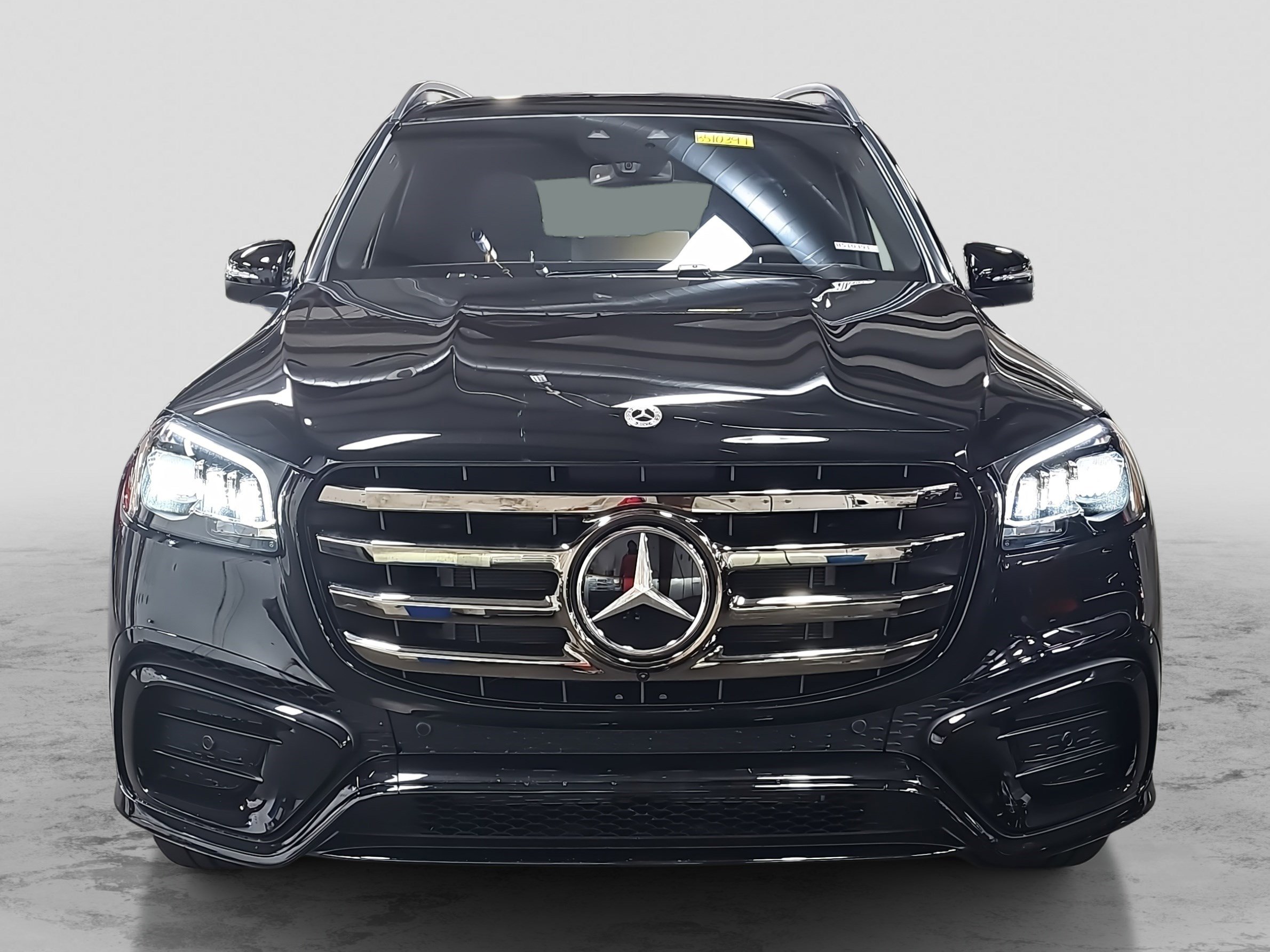 2025 Mercedes Benz GLS 580 4MATIC photo 2