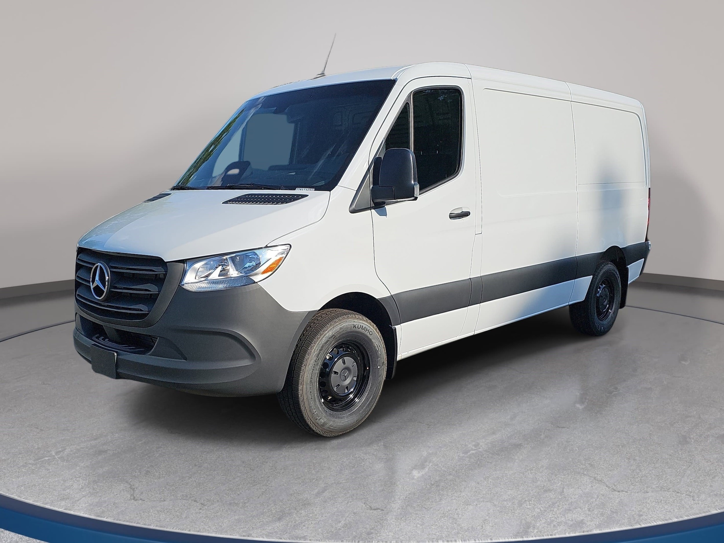 2026 Mercedes-Benz Sprinter 2500 144 WB's photo