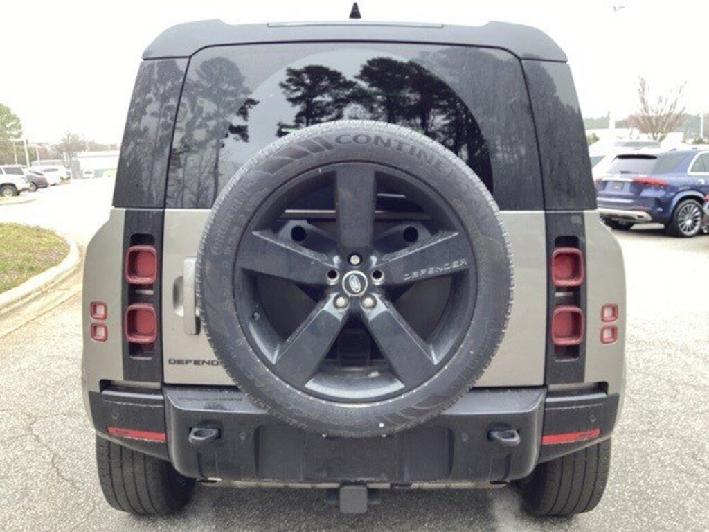 Used 2024 Land Rover Defender X-Dynamic SE 110 P400 X-Dynamic SE