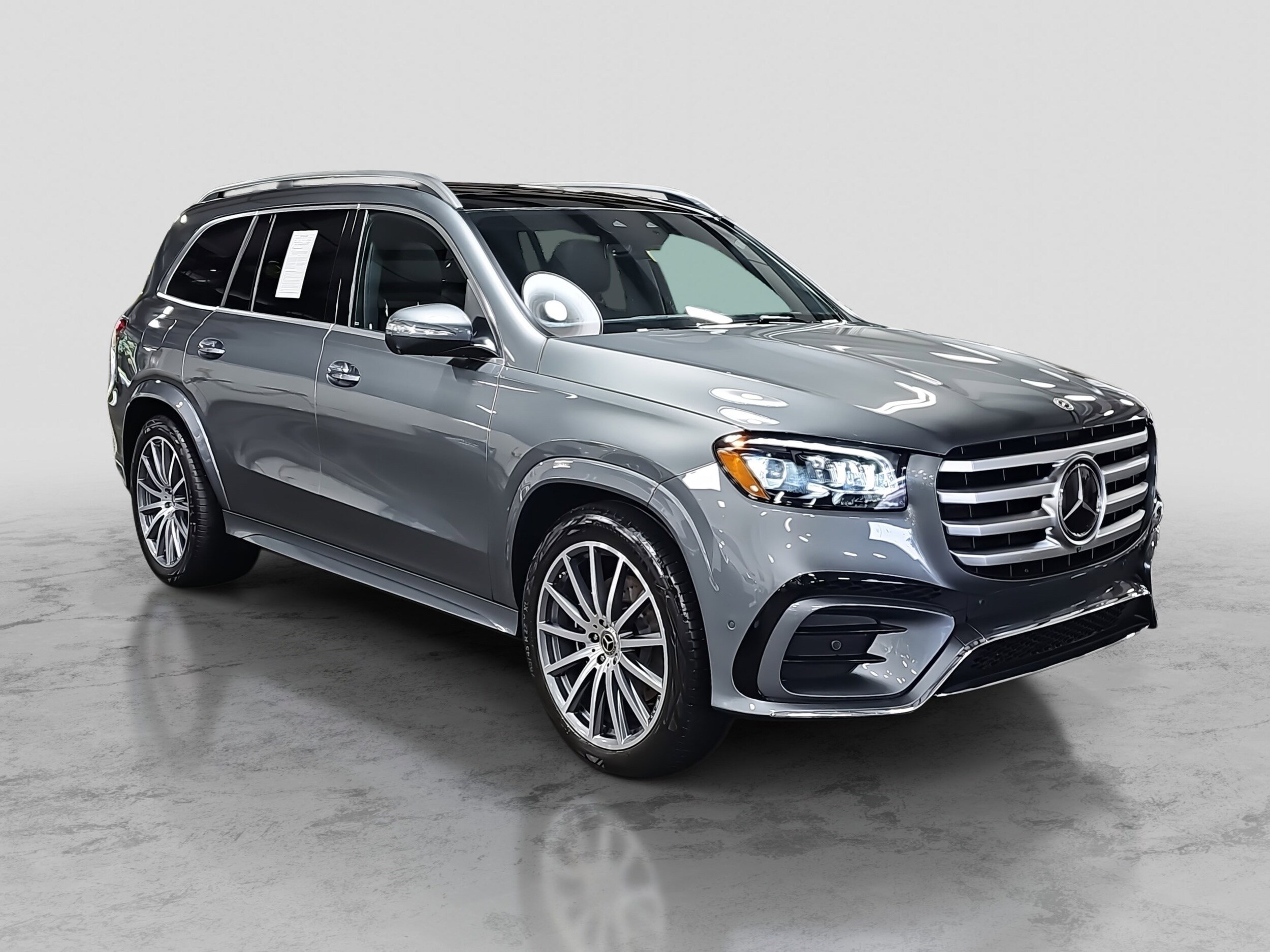 2025 Mercedes Benz GLS 450 4MATIC photo 3