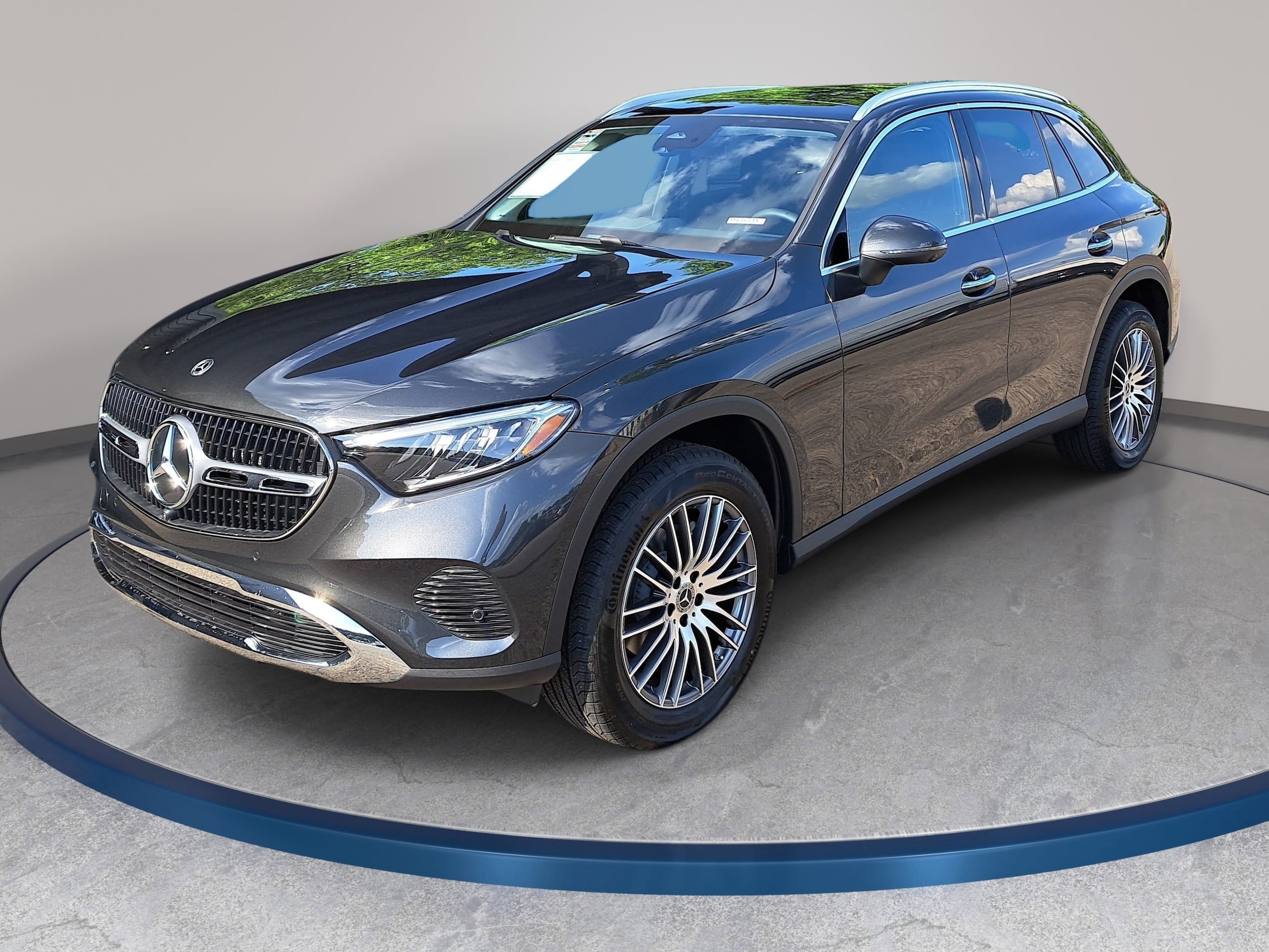 2026 Mercedes-Benz GLC GLC 300's photo