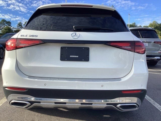 2024 Mercedes Benz GLC 300 photo 2