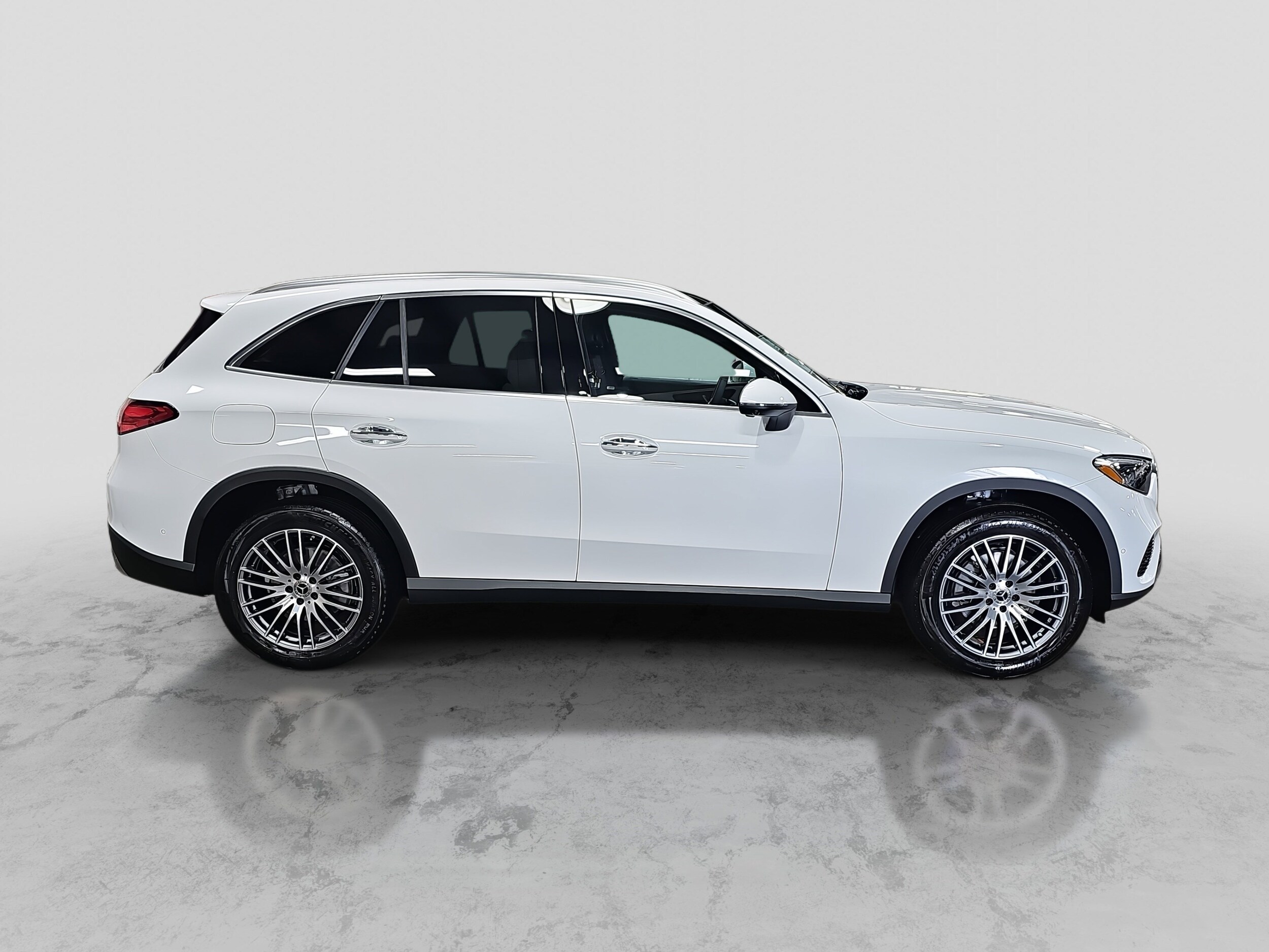 2026 Mercedes Benz GLC 300 photo 2
