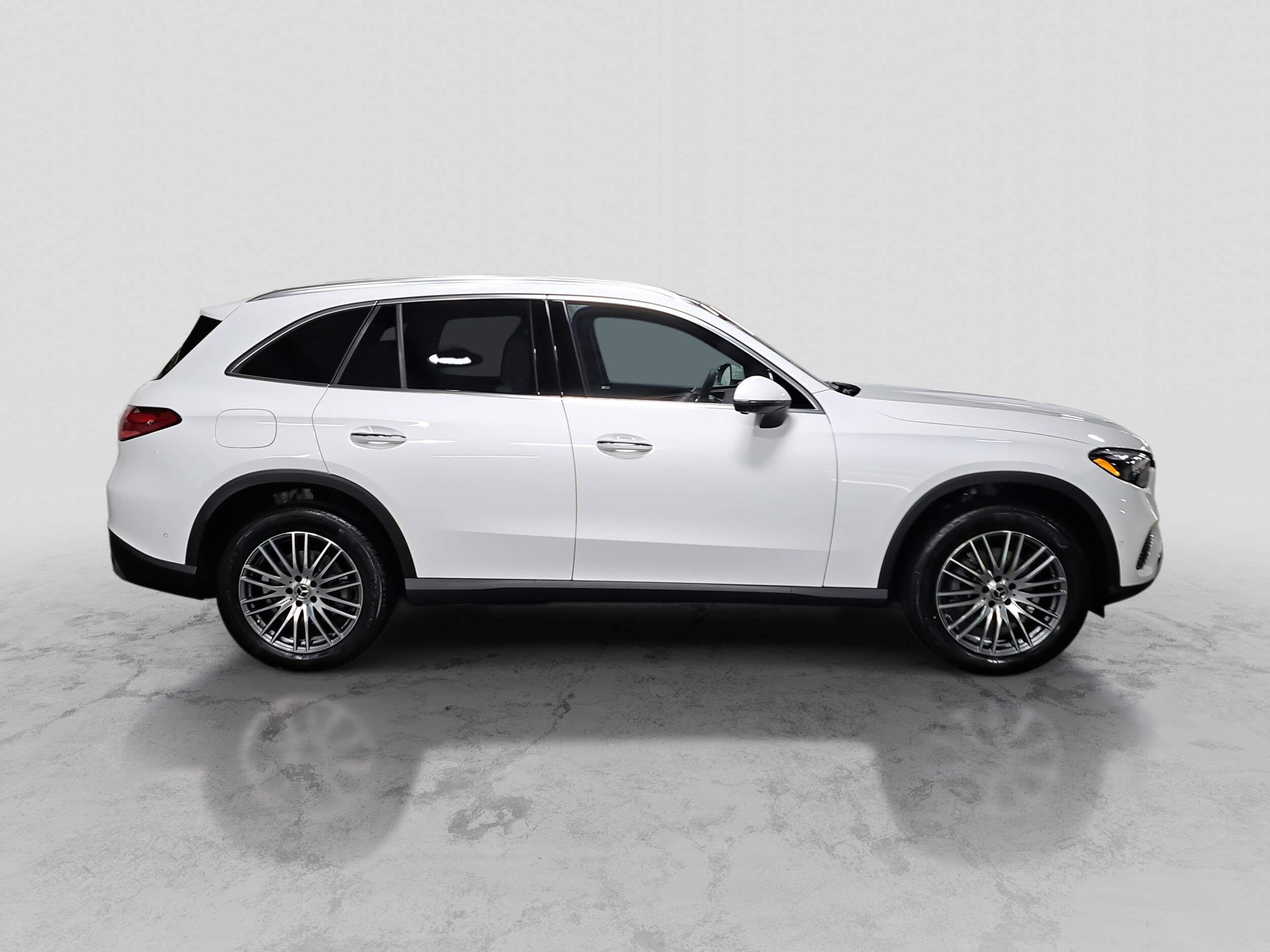 2026 Mercedes Benz GLC 300 photo 4