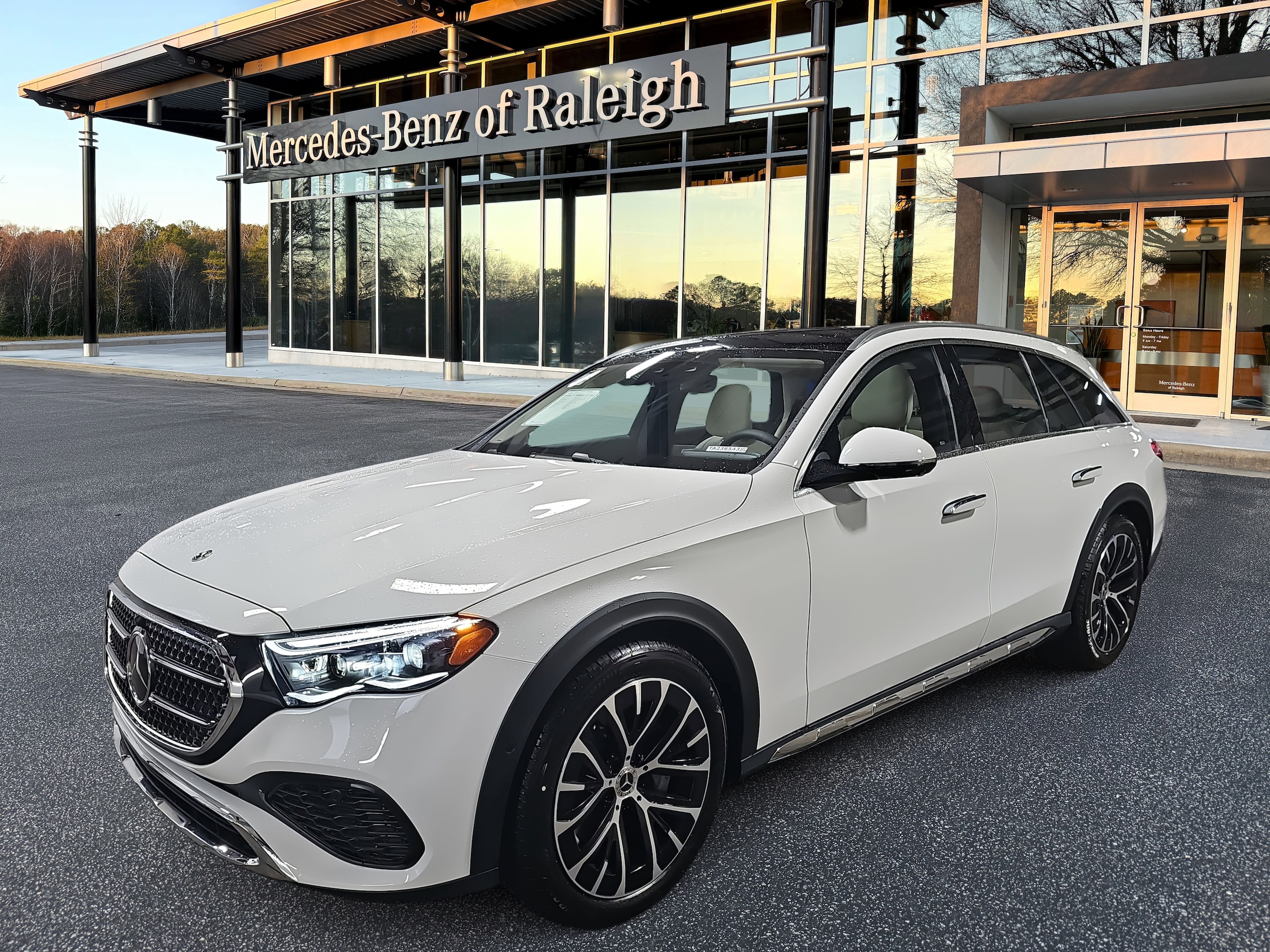 2026 Mercedes-Benz E-Class E450 All-Terrain's photo