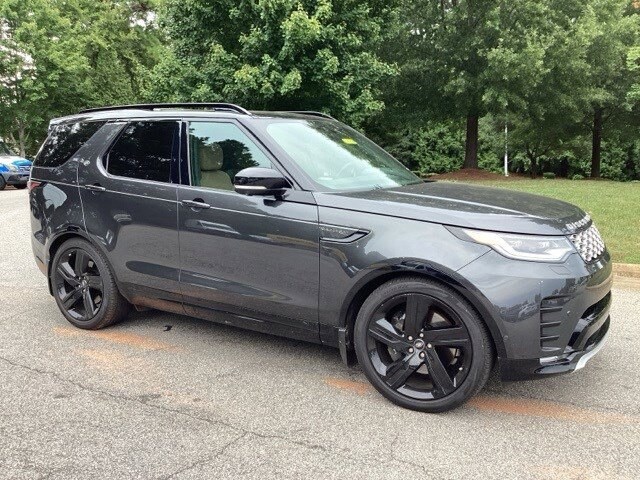 2024 Land Rover Discovery Metropolitan Edition photo 2