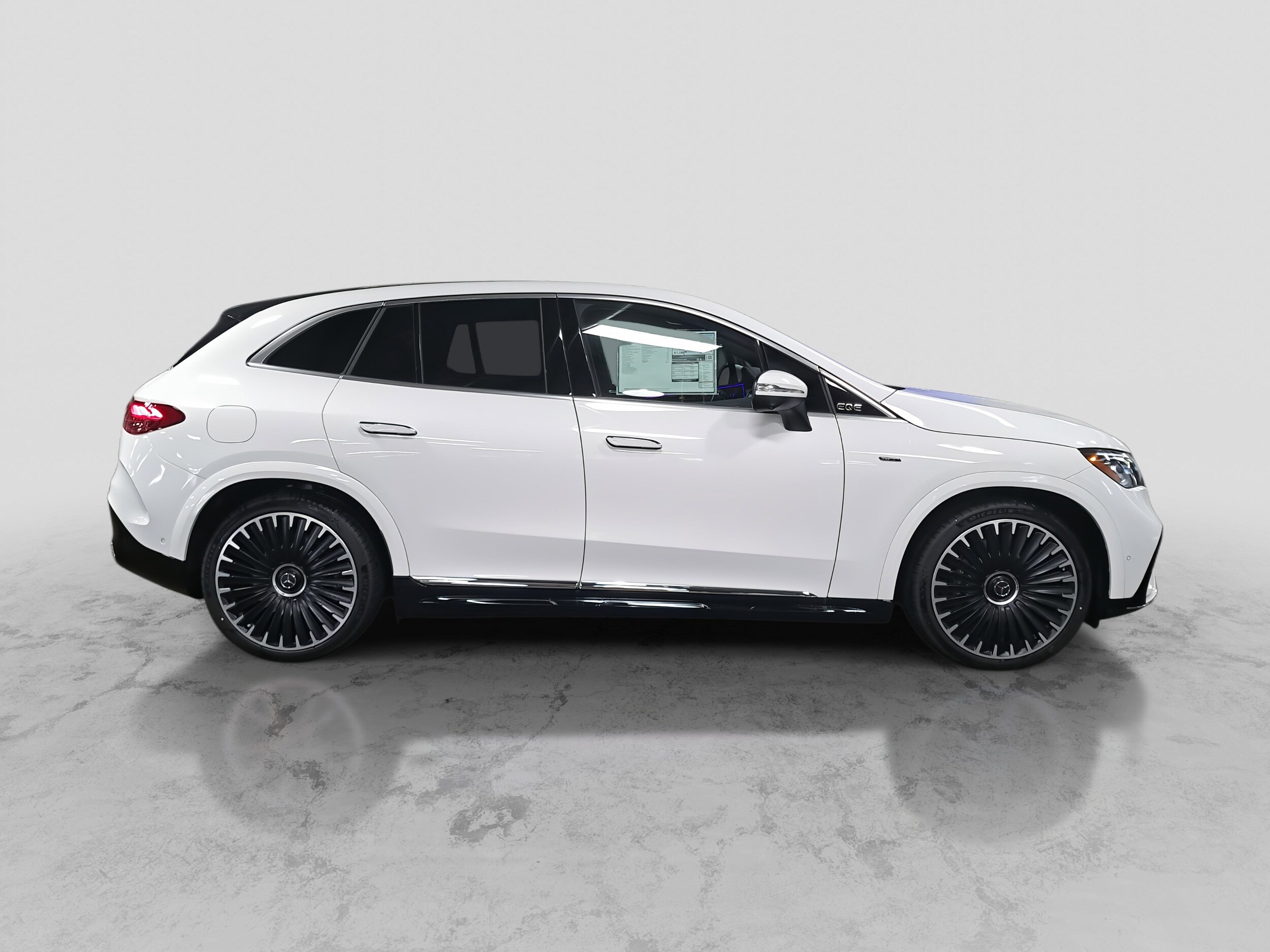 2025 Mercedes Benz EQE SUV AMG photo 4