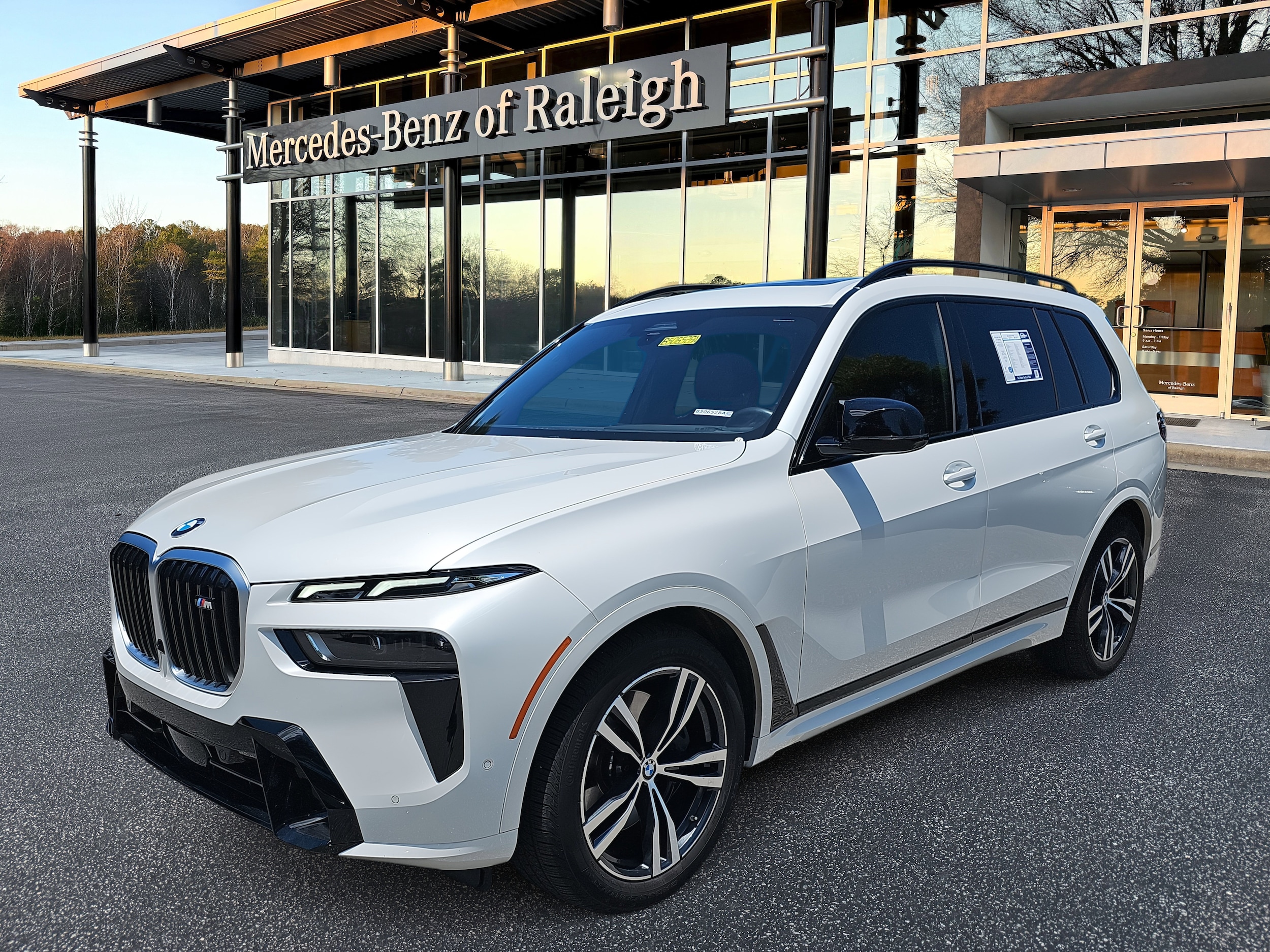 2025 BMW X7 M60i