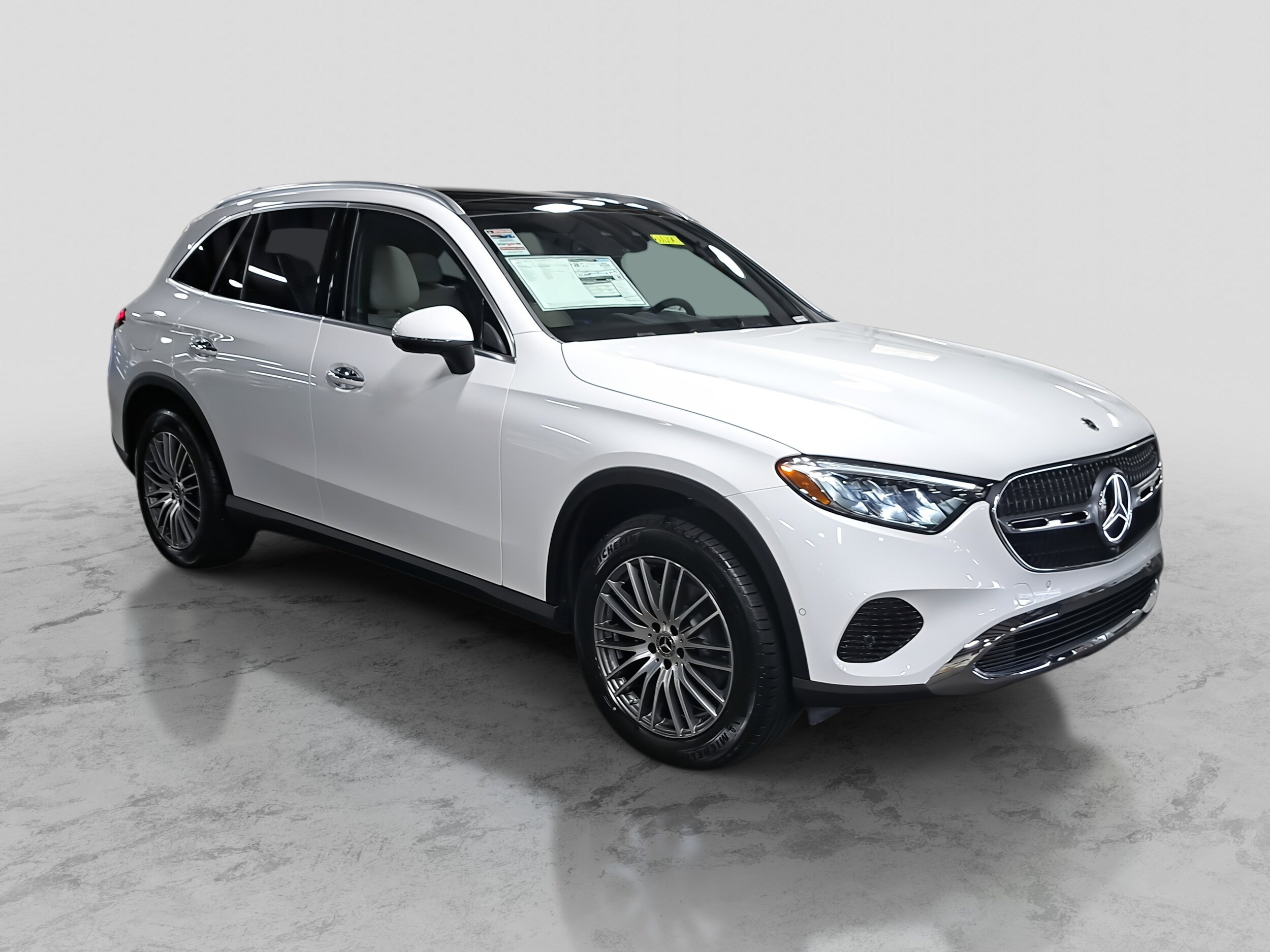2026 Mercedes Benz GLC 300 4MATIC photo 3