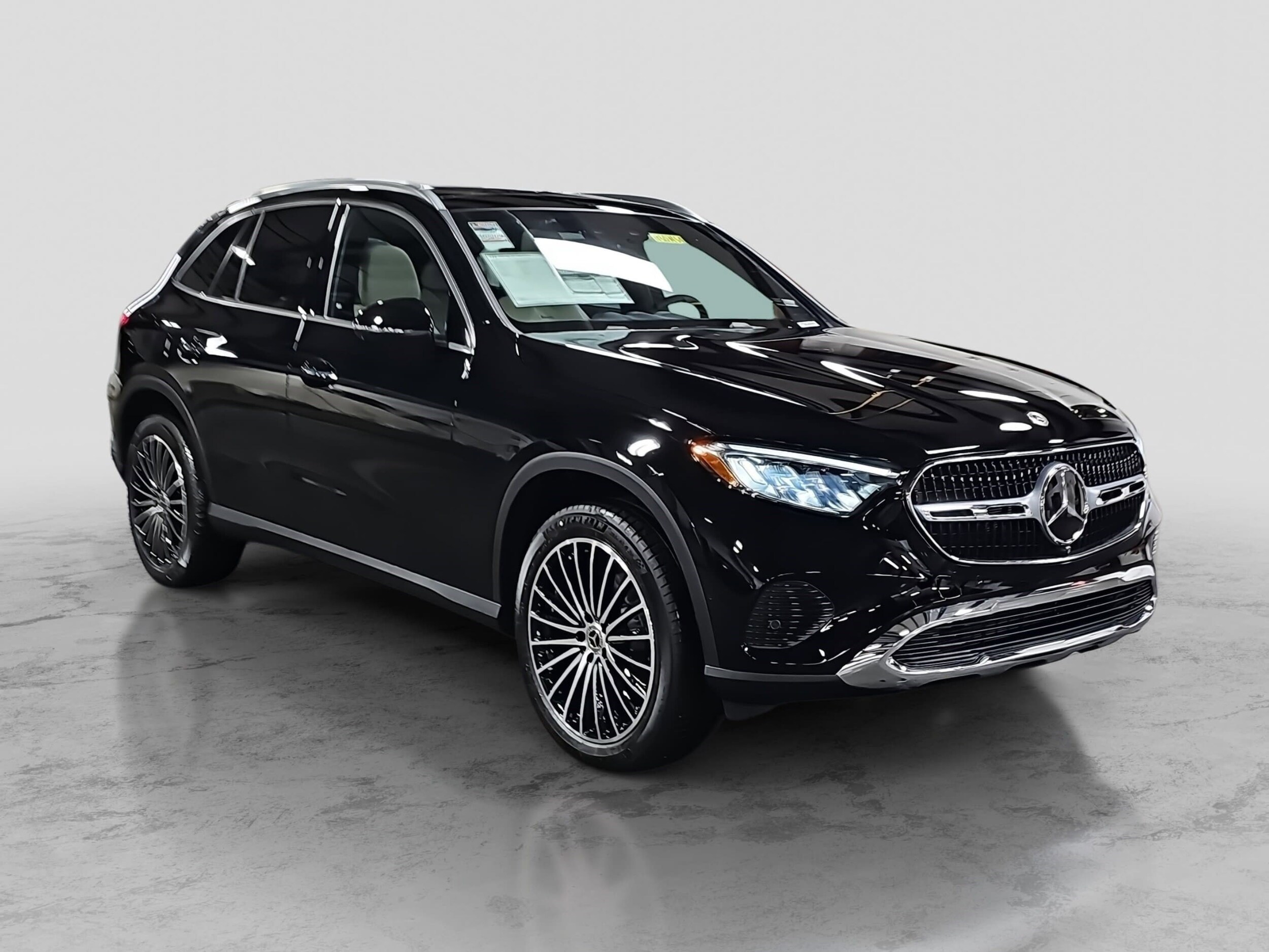 2026 Mercedes Benz GLC 300 4MATIC photo 3