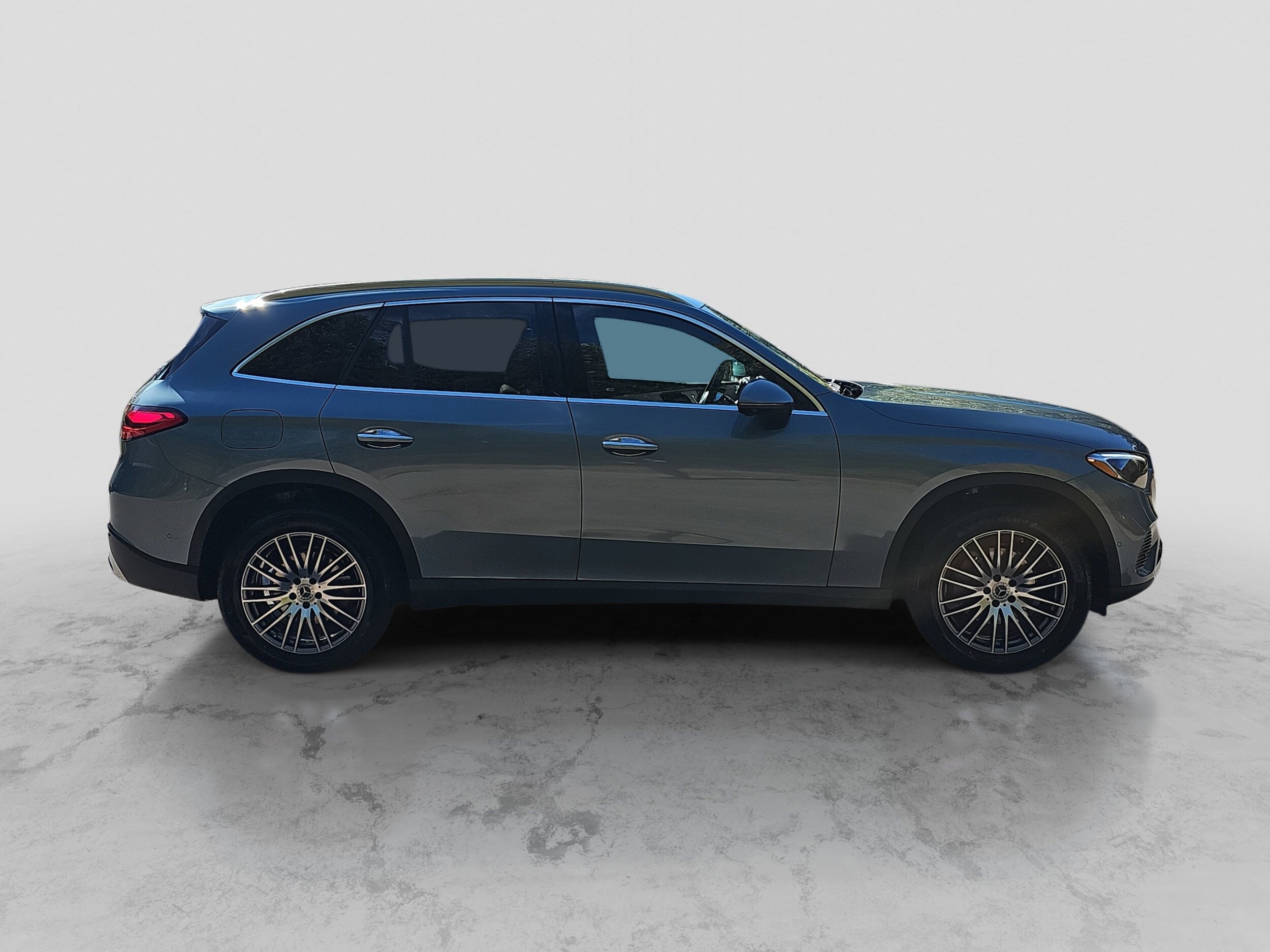 2026 Mercedes Benz GLC 300 4MATIC photo 2