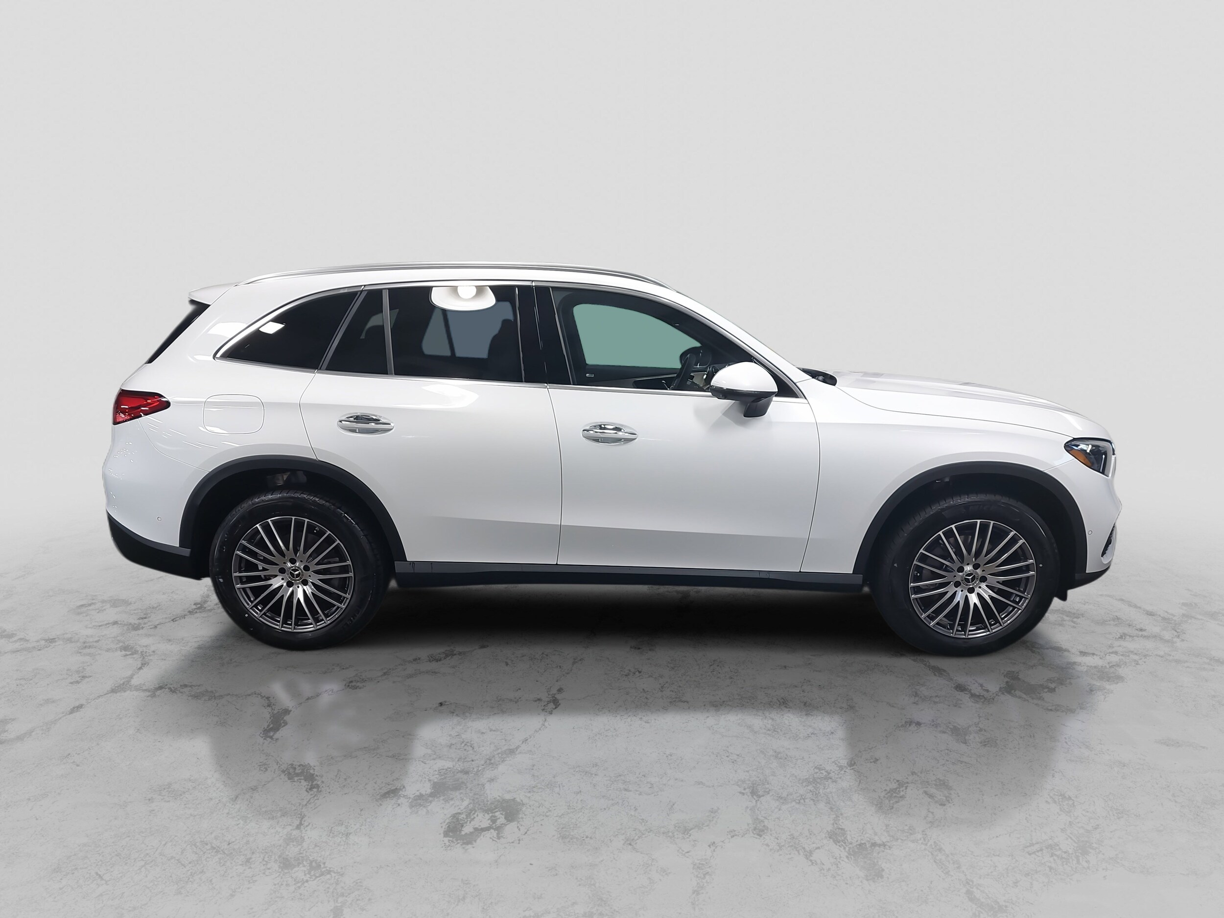 2026 Mercedes Benz GLC 300 photo 3