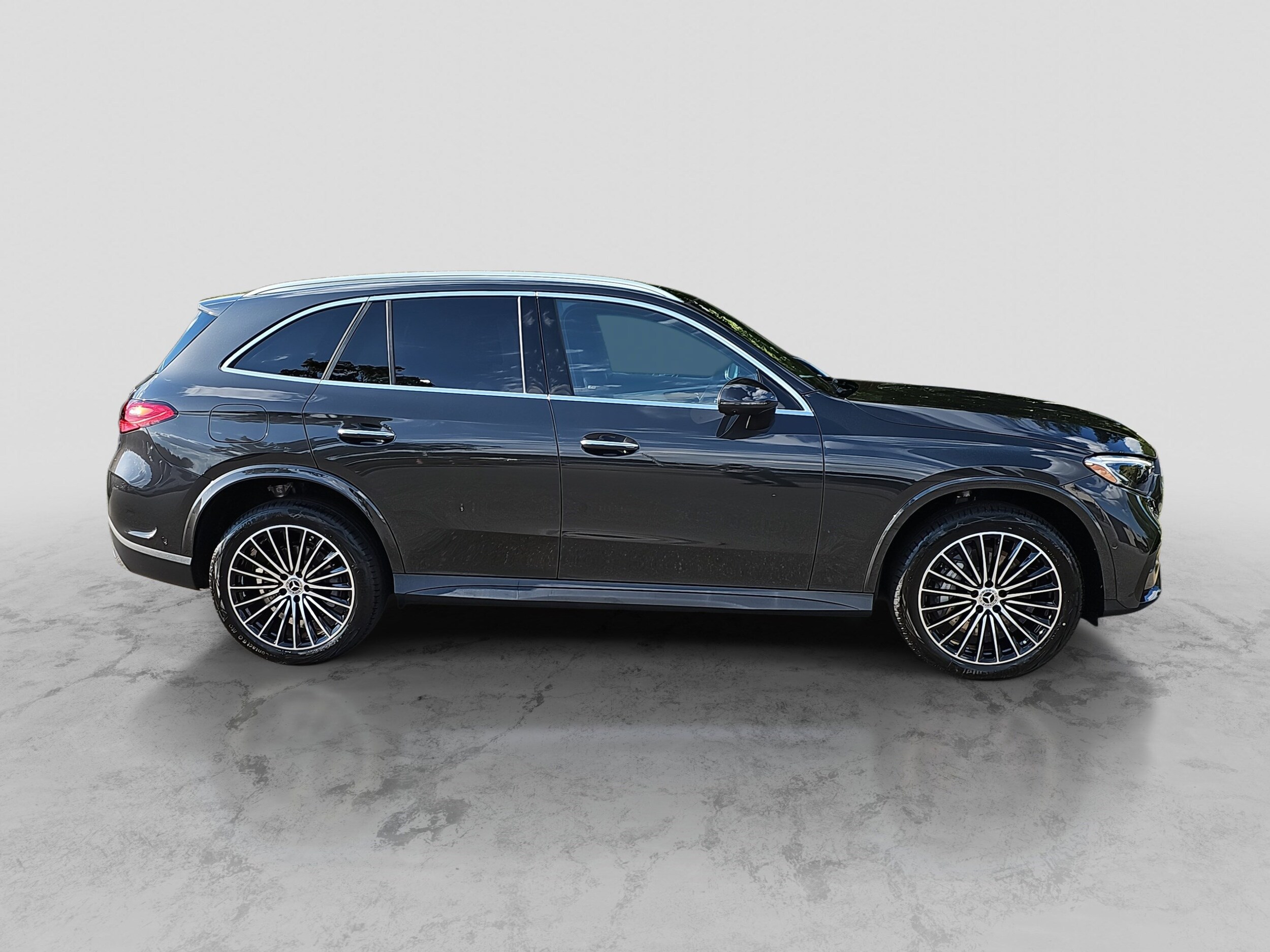 2026 Mercedes Benz GLC 300 4MATIC photo 4