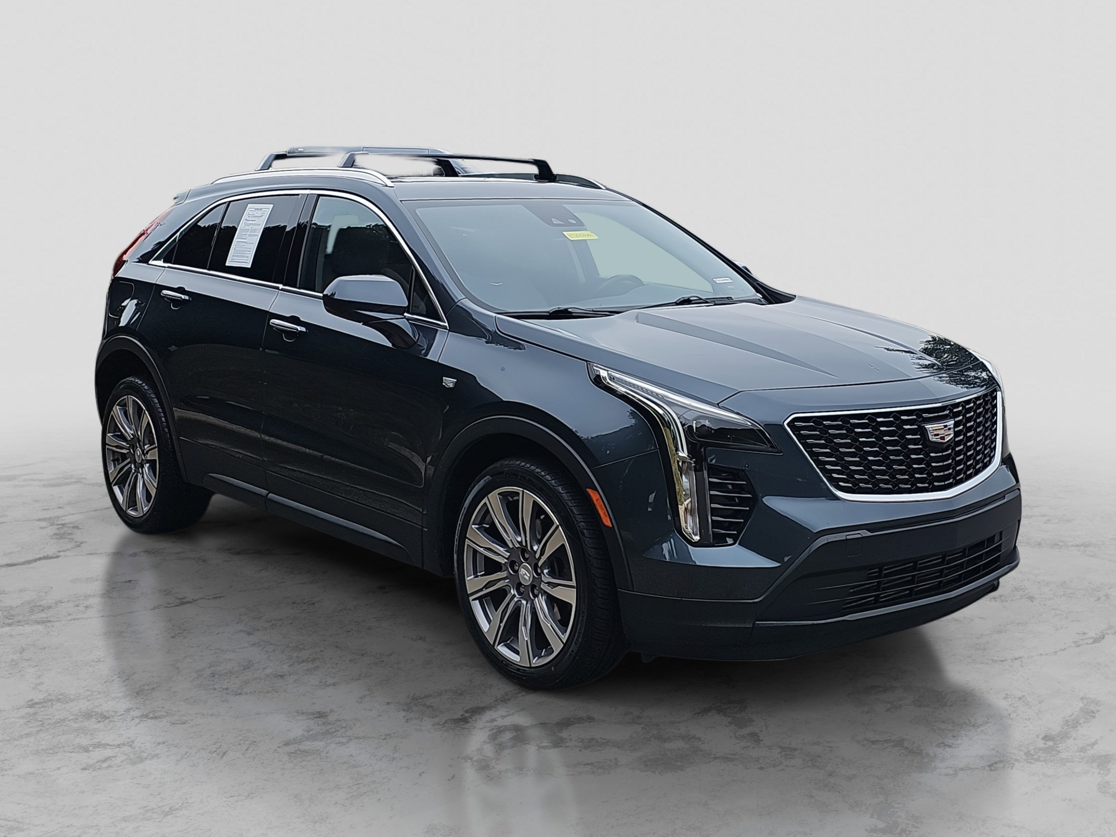 2021 Cadillac XT4 Luxury photo 2