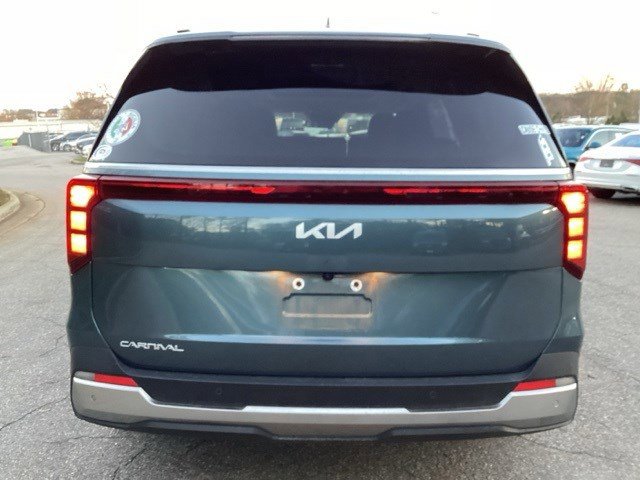 2025 Kia Carnival SX photo 3