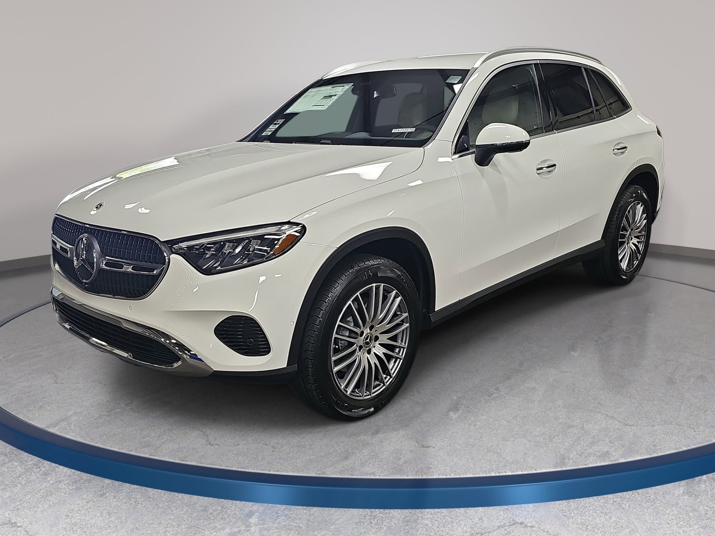 2026 Mercedes-Benz GLC GLC 300's photo