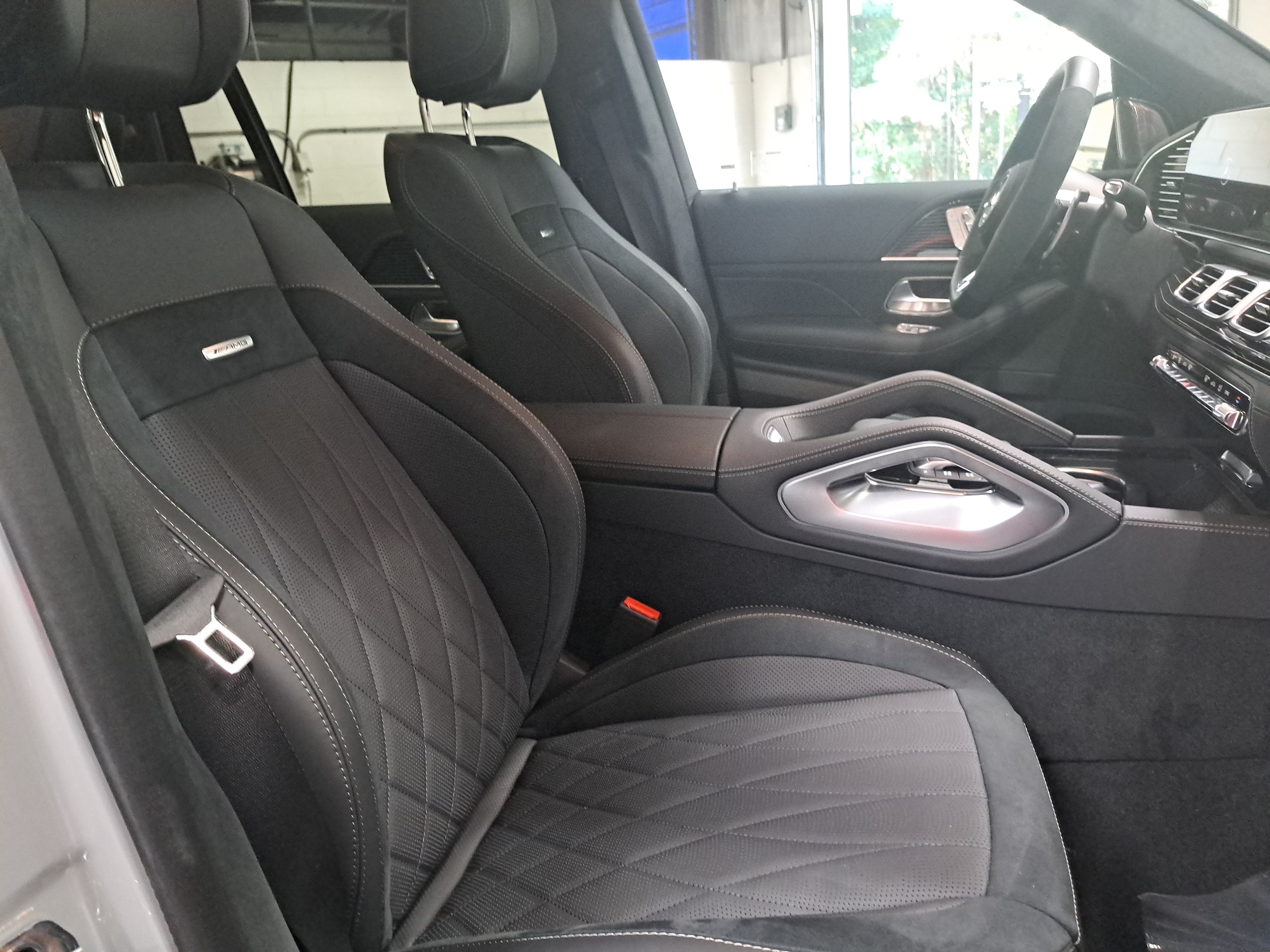 2026 Mercedes-Benz GLS AMG GLS 63 - Photo 10