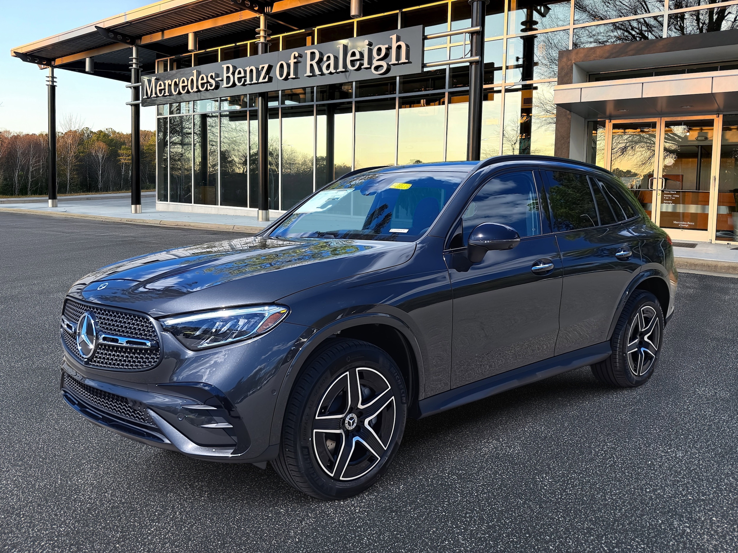 2025 Mercedes-Benz GLC Base's photo