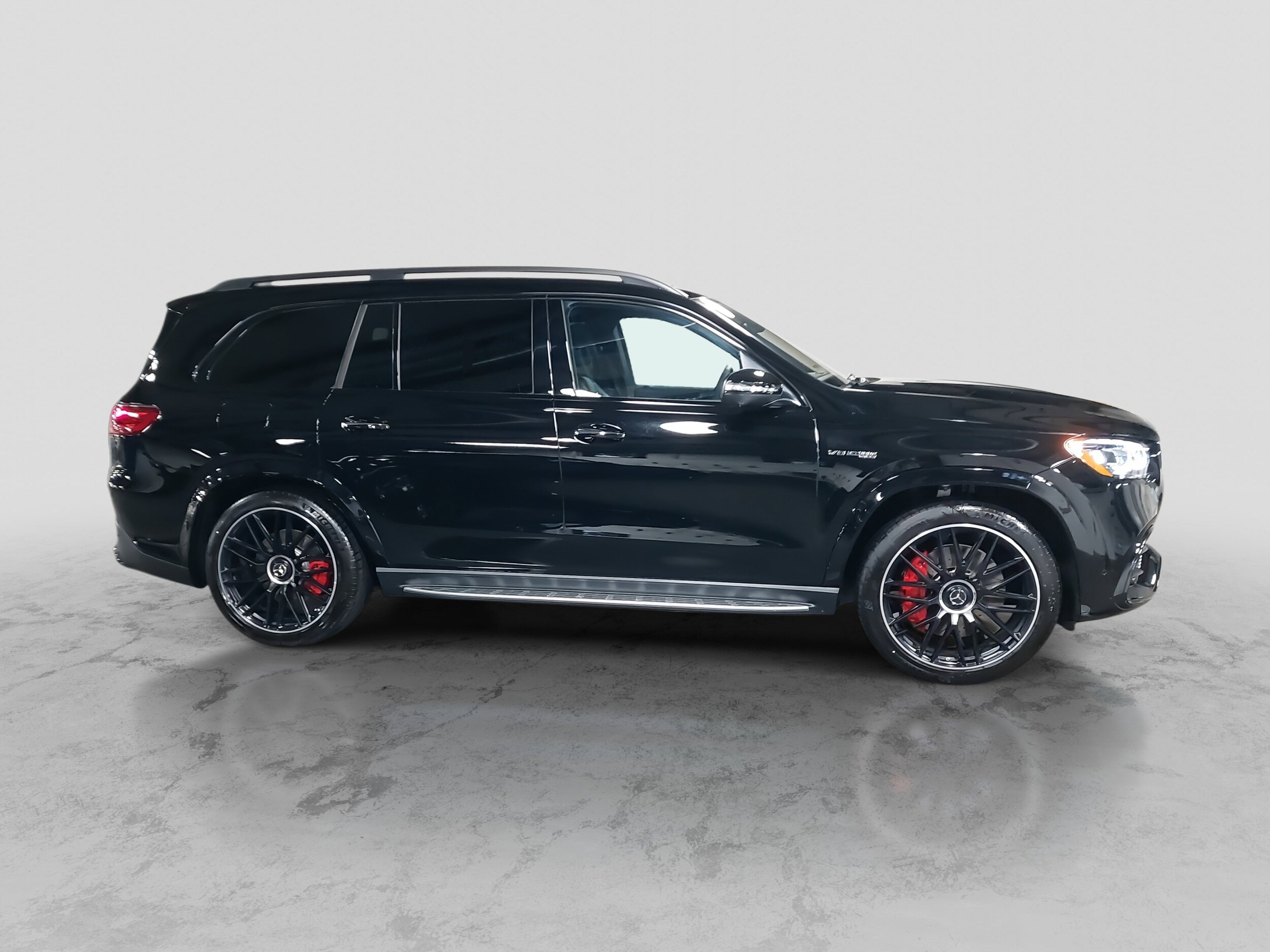 2025 Mercedes Benz GLS AMG 63 4MATIC photo 4