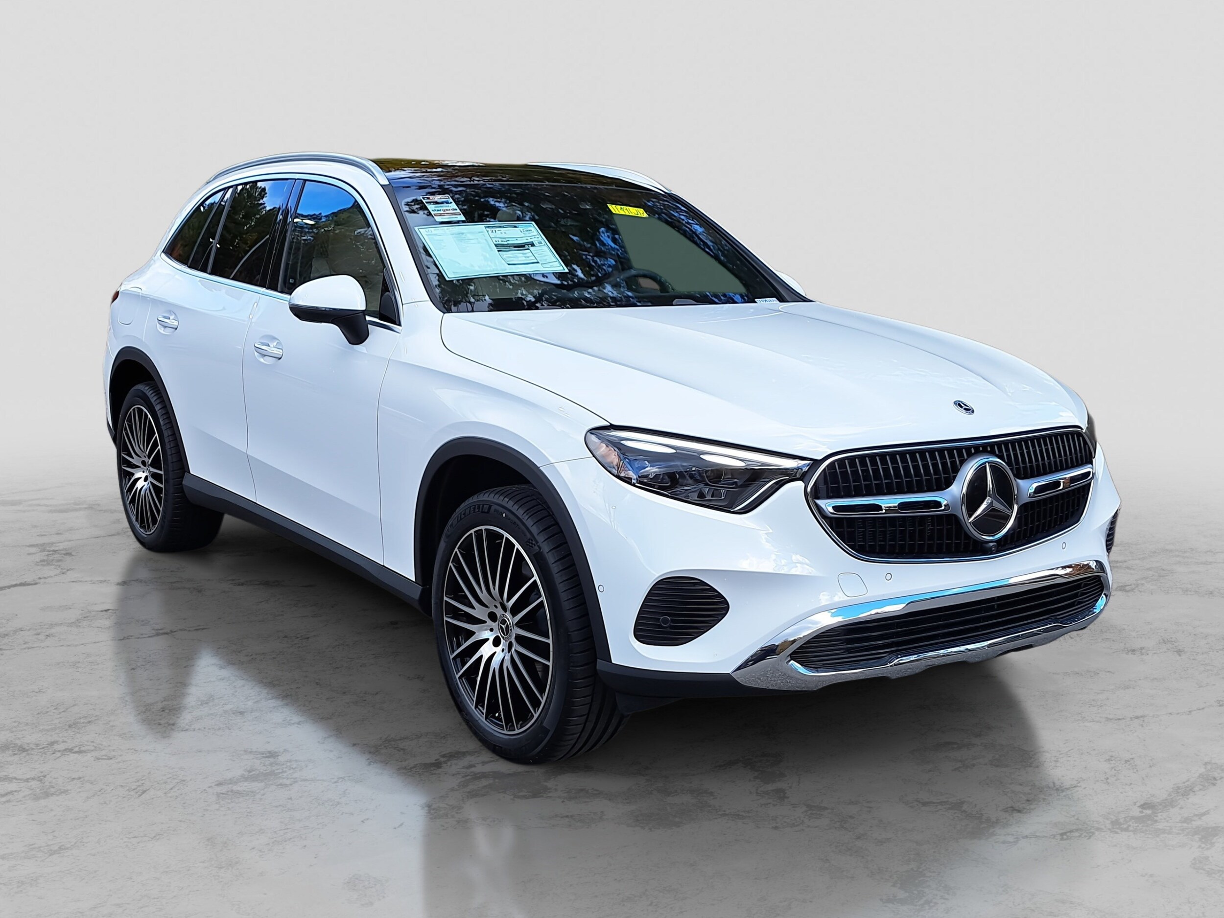 2026 Mercedes Benz GLC 300 photo 2