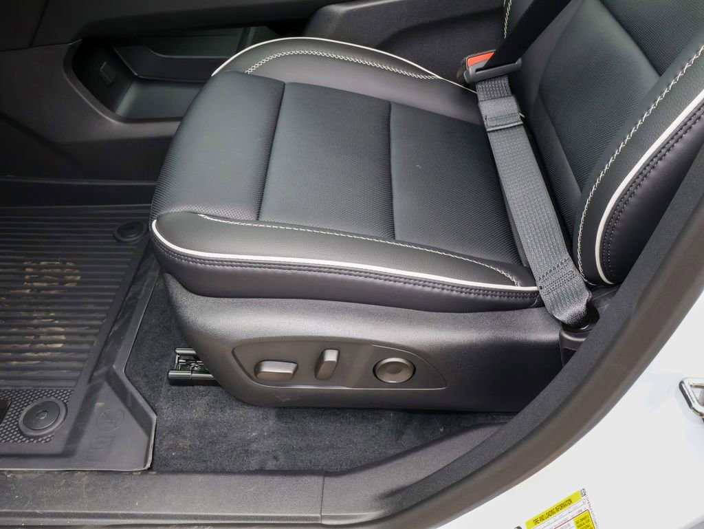 2026 GMC Acadia Denali - Photo 12
