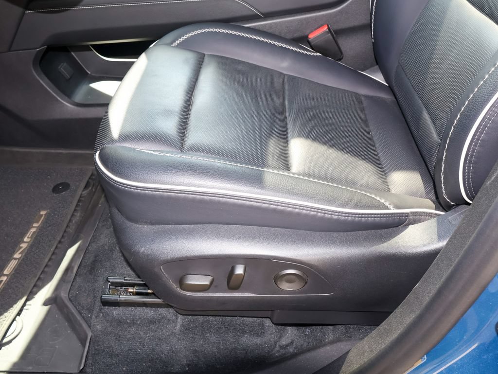 2024 GMC Acadia Denali - Photo 10