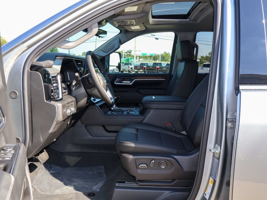 2026 GMC Sierra 3500HD Denali - Photo 8