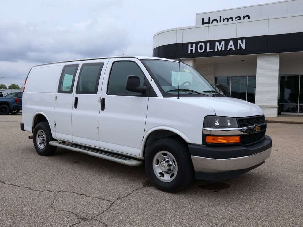 2024 Chevrolet Express 2500 Work Van HD's photo