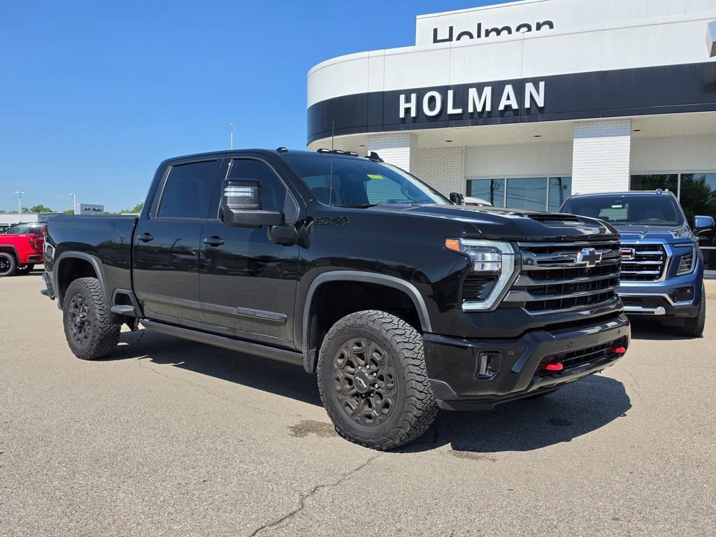 2024 Chevrolet Silverado HD High Country 4WD Crew Cab Standard Box's photo